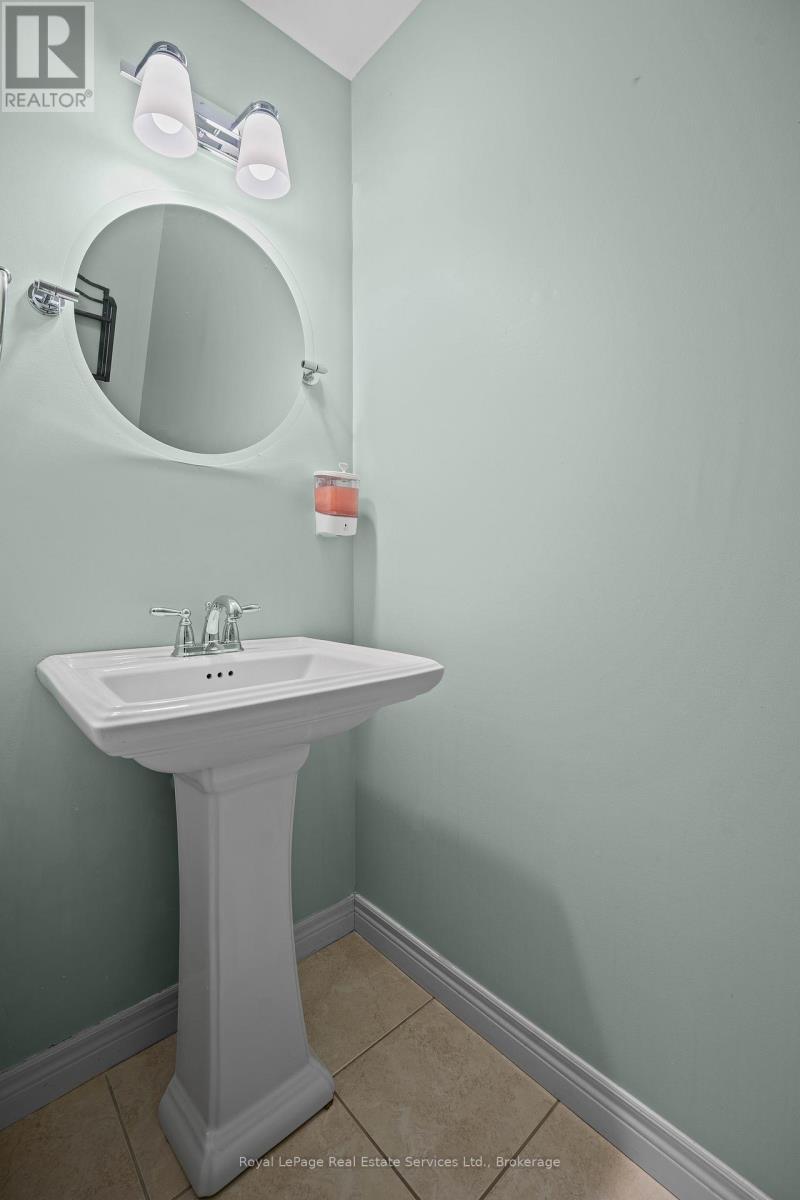 












51 - 310 FALL FAIR WAY

,
Hamilton (Binbrook),




Ontario
L0R1C0

