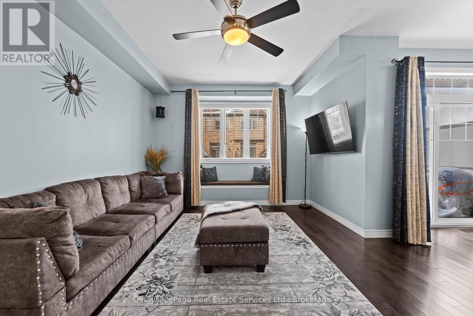 












51 - 310 FALL FAIR WAY

,
Hamilton (Binbrook),




Ontario
L0R1C0

