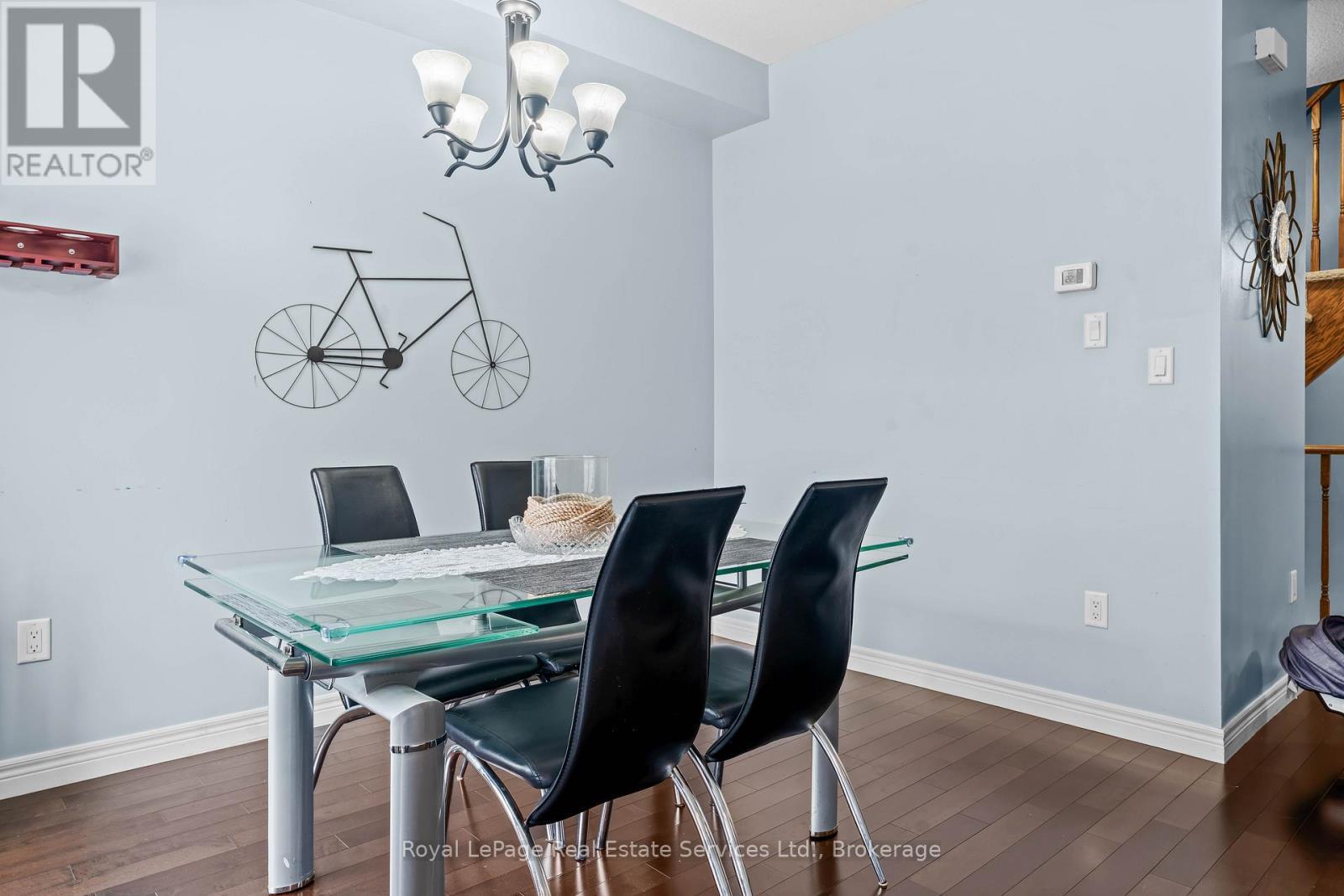 












51 - 310 FALL FAIR WAY

,
Hamilton (Binbrook),




Ontario
L0R1C0

