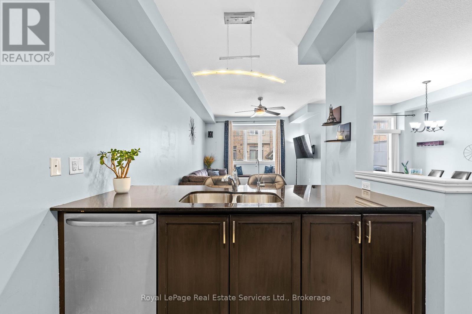 












51 - 310 FALL FAIR WAY

,
Hamilton (Binbrook),




Ontario
L0R1C0

