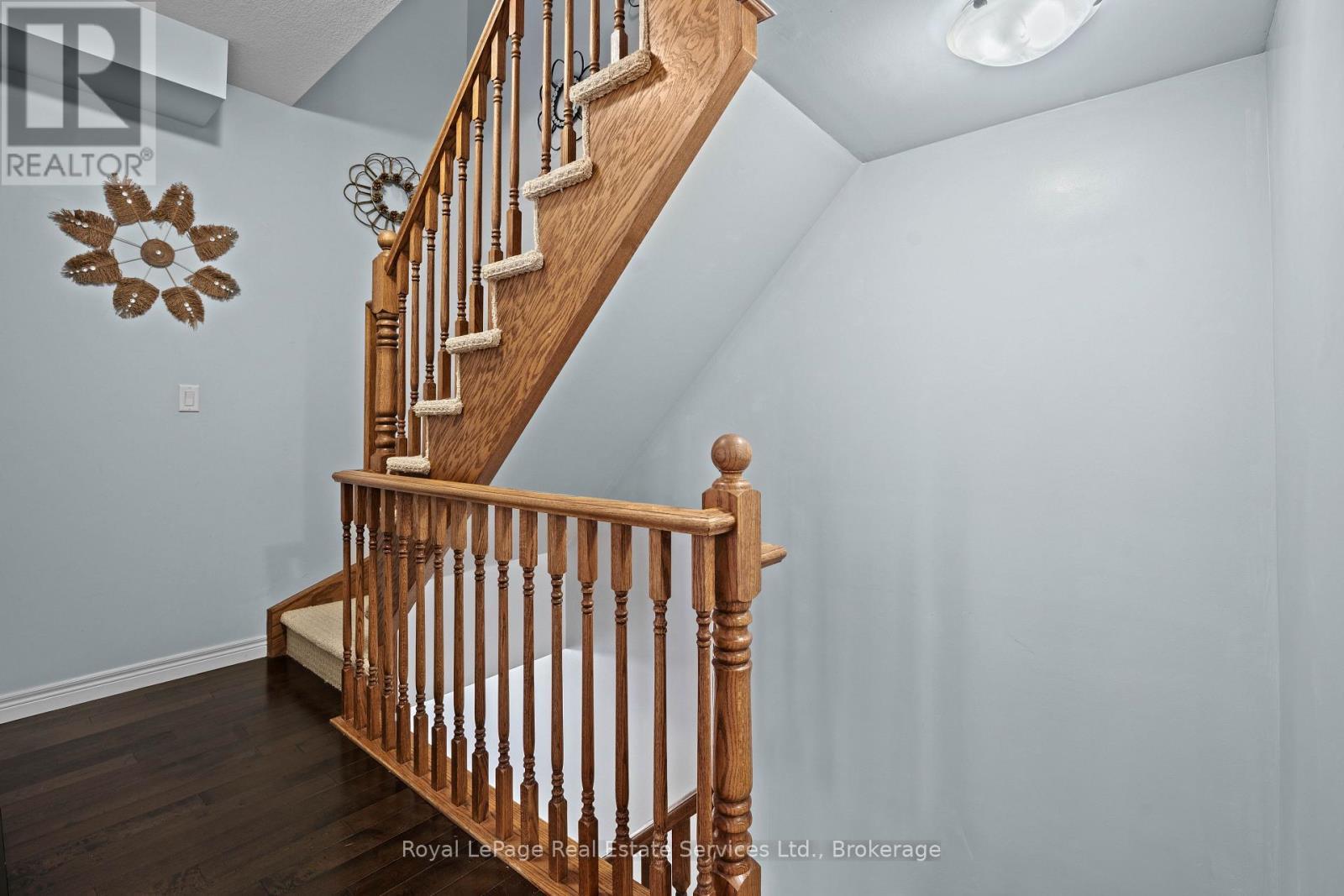 












51 - 310 FALL FAIR WAY

,
Hamilton (Binbrook),




Ontario
L0R1C0

