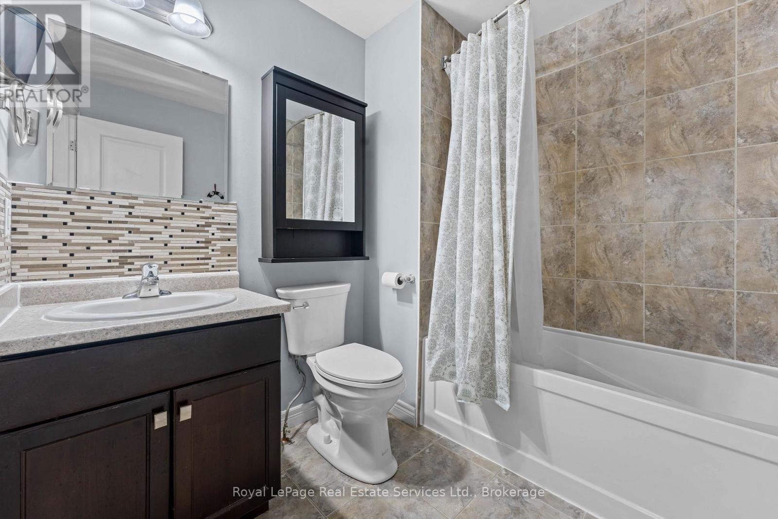 












51 - 310 FALL FAIR WAY

,
Hamilton (Binbrook),




Ontario
L0R1C0

