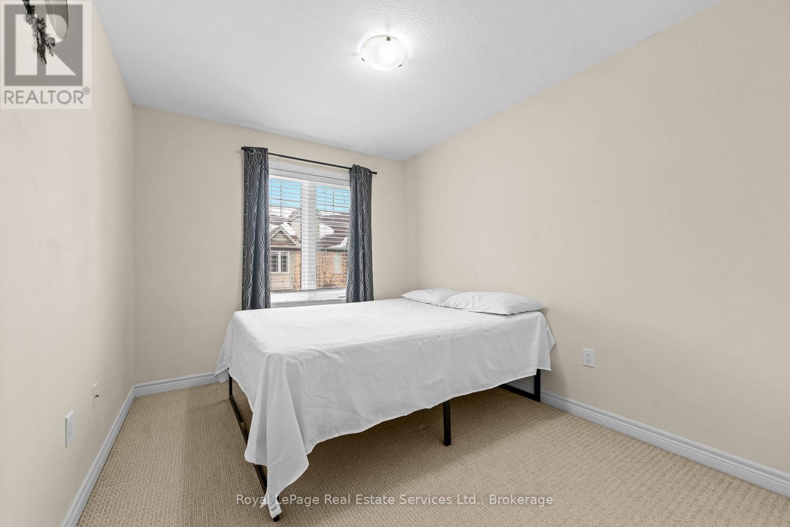 












51 - 310 FALL FAIR WAY

,
Hamilton (Binbrook),




Ontario
L0R1C0

