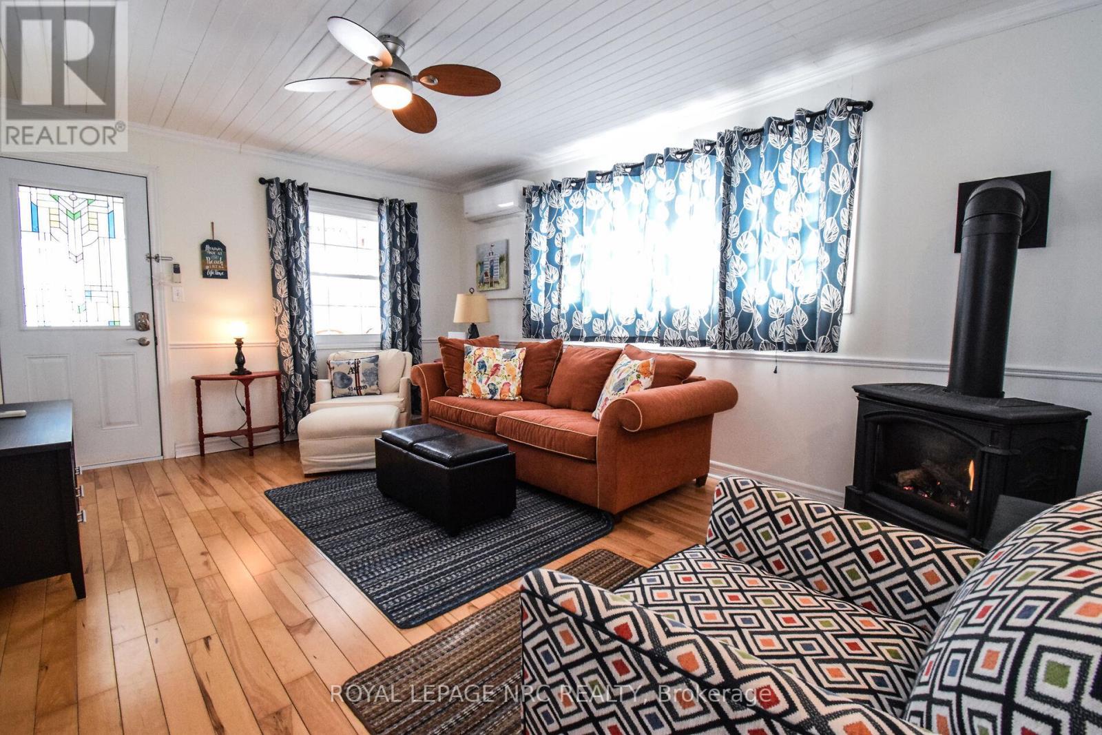 












349 ELMWOOD AVENUE

,
Fort Erie (Crystal Beach),




Ontario
L0S1B0

