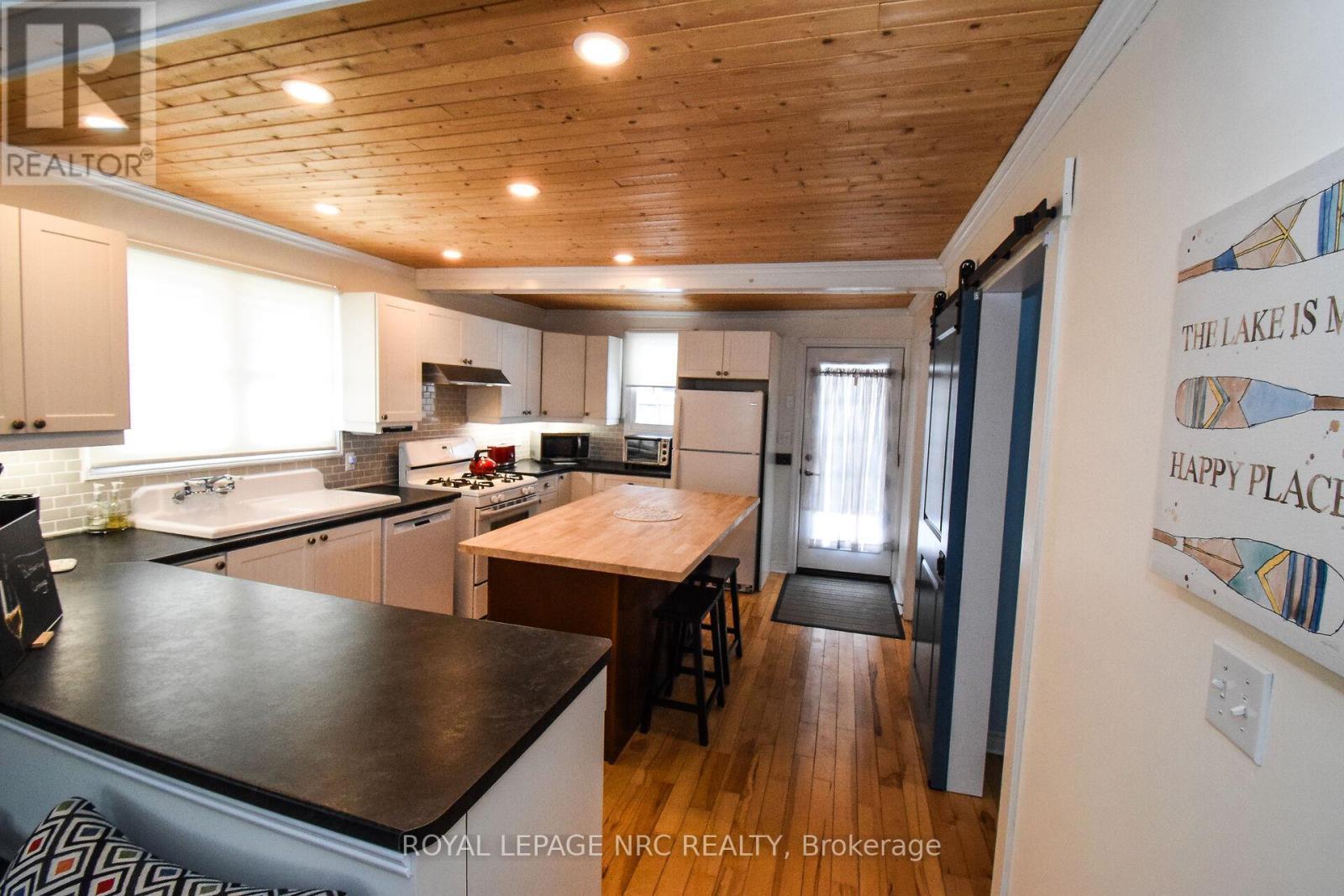 












349 ELMWOOD AVENUE

,
Fort Erie (Crystal Beach),




Ontario
L0S1B0

