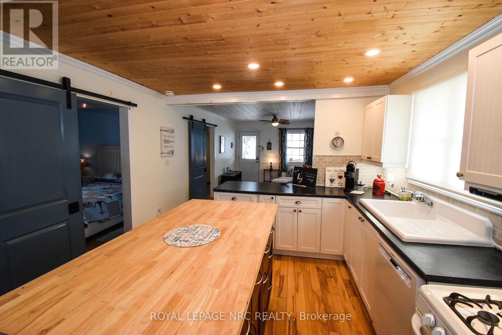 












349 ELMWOOD AVENUE

,
Fort Erie (Crystal Beach),




Ontario
L0S1B0

