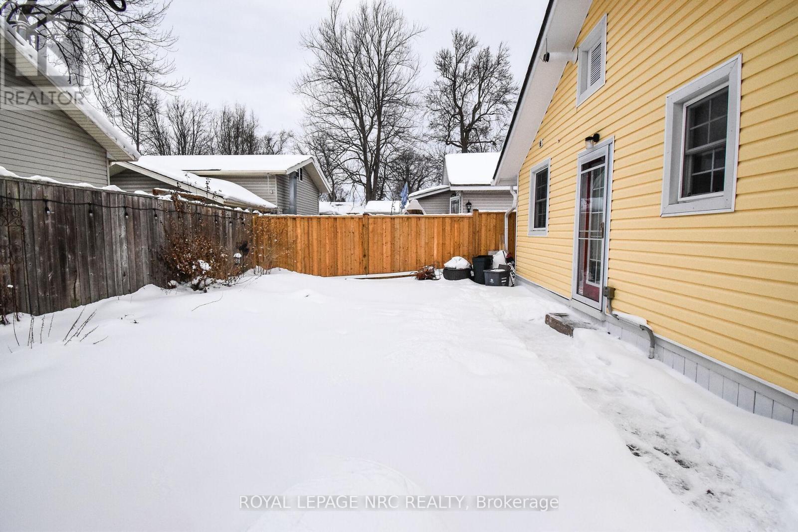 












349 ELMWOOD AVENUE

,
Fort Erie (Crystal Beach),




Ontario
L0S1B0

