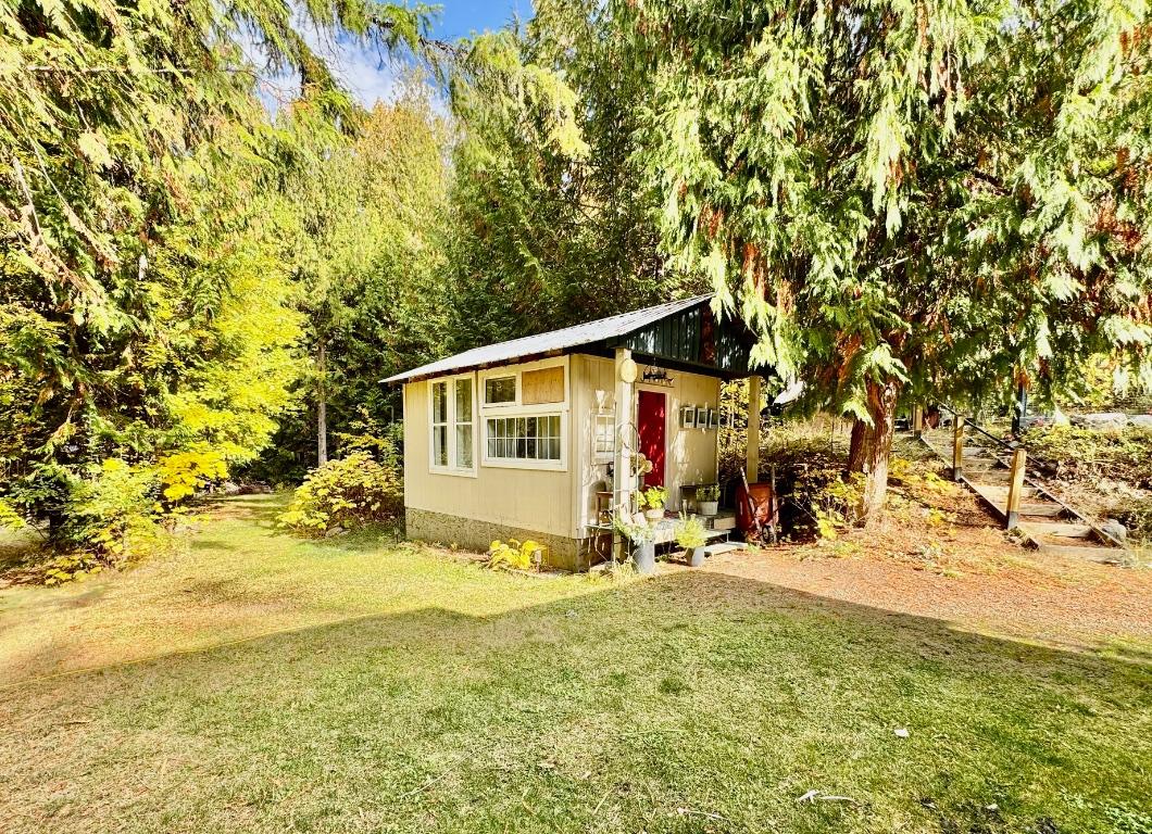 









7812


6

Highway,
Fauquier,




BC
V0G 1K0

