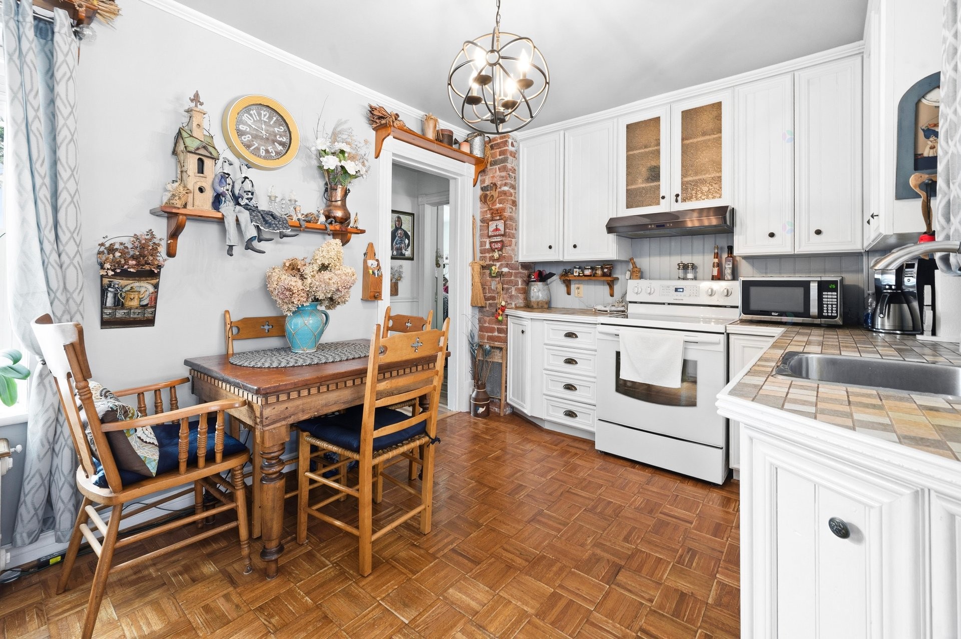 









596


2e Rue

,
Saint-Jean-sur-Richelieu,




QC
J2X3G9

