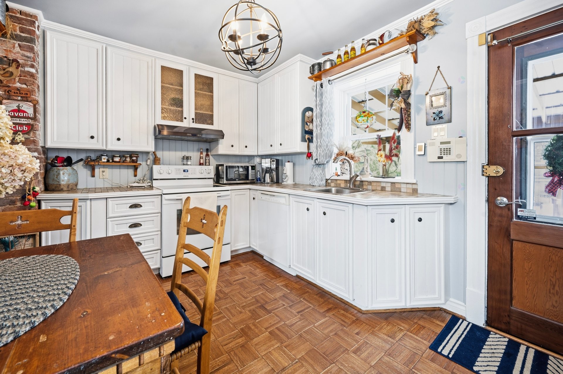 









596


2e Rue

,
Saint-Jean-sur-Richelieu,




QC
J2X3G9

