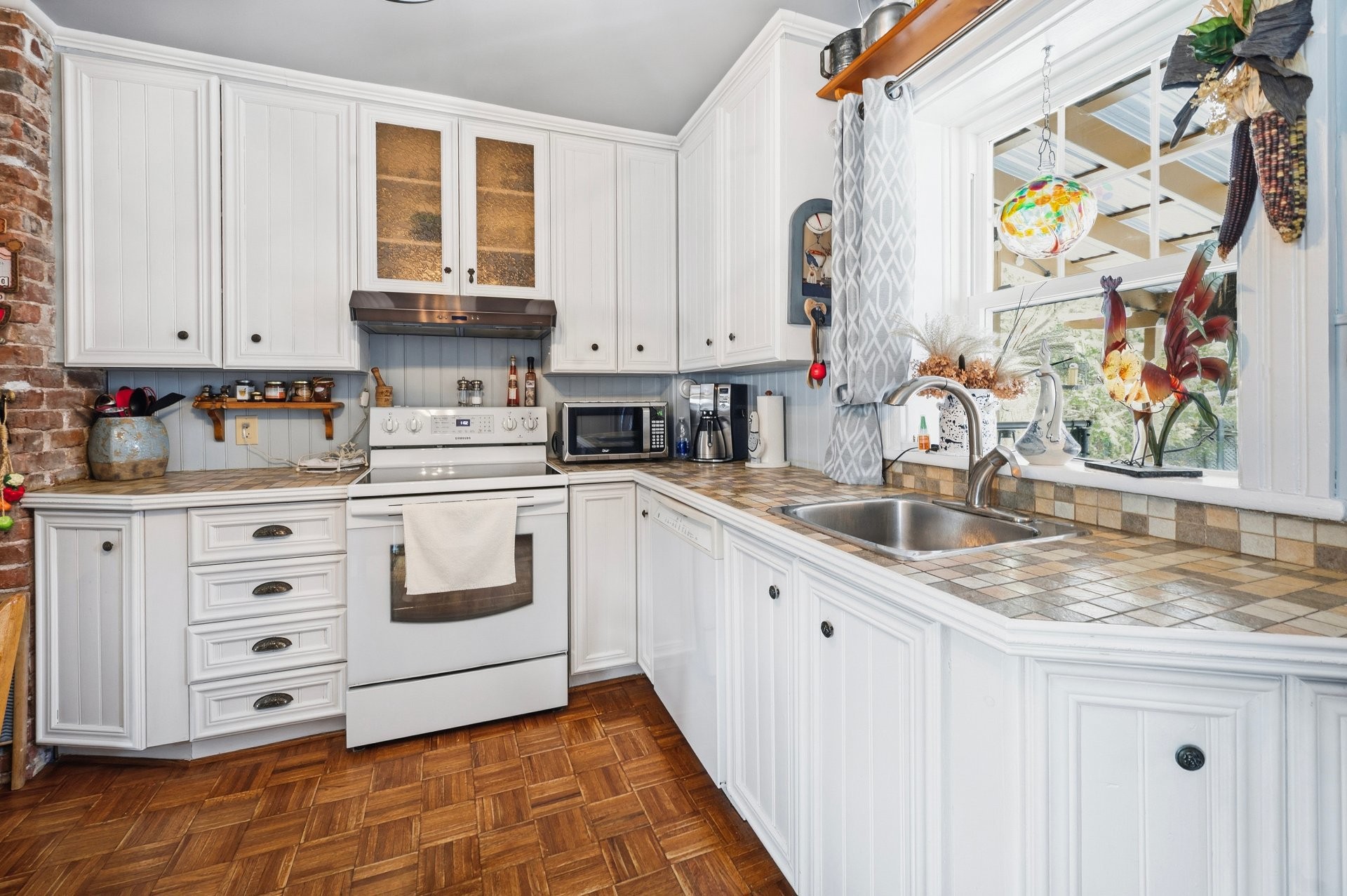 









596


2e Rue

,
Saint-Jean-sur-Richelieu,




QC
J2X3G9

