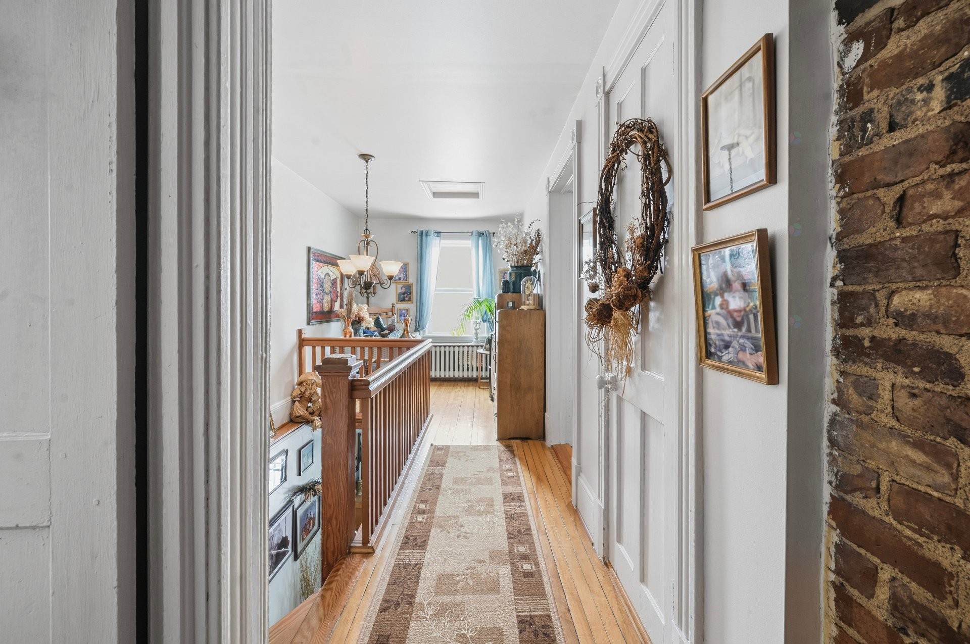 









596


2e Rue

,
Saint-Jean-sur-Richelieu,




QC
J2X3G9

