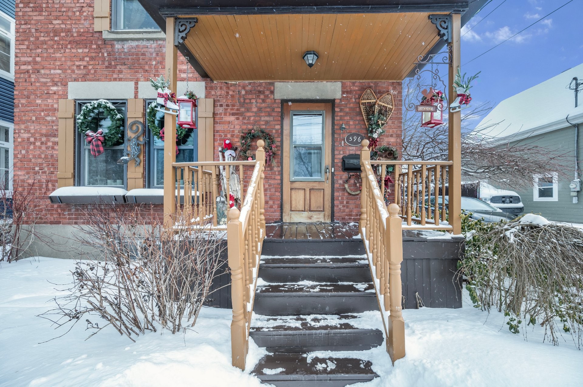 









596


2e Rue

,
Saint-Jean-sur-Richelieu,




QC
J2X3G9

