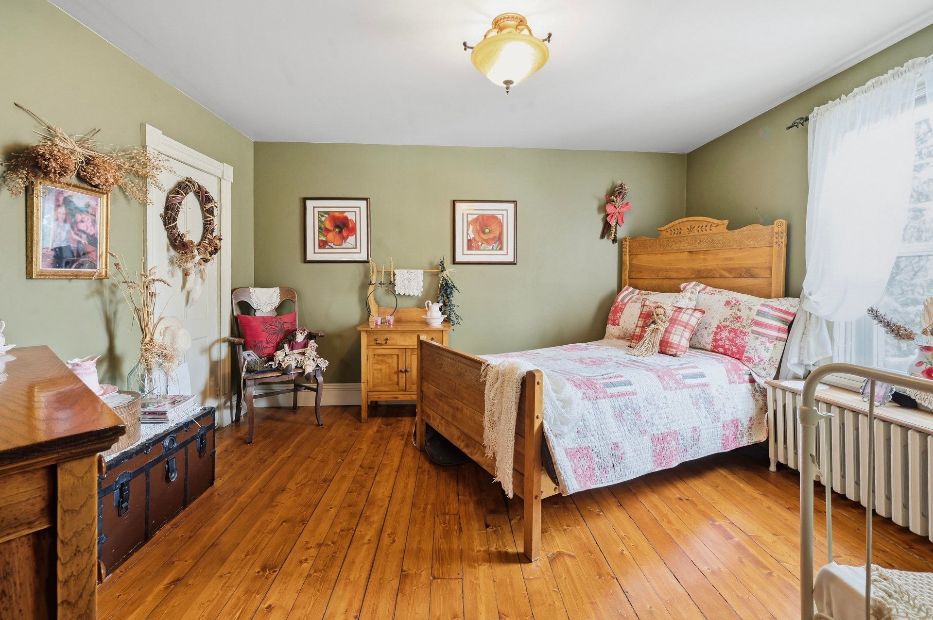 









596


2e Rue

,
Saint-Jean-sur-Richelieu,




QC
J2X3G9

