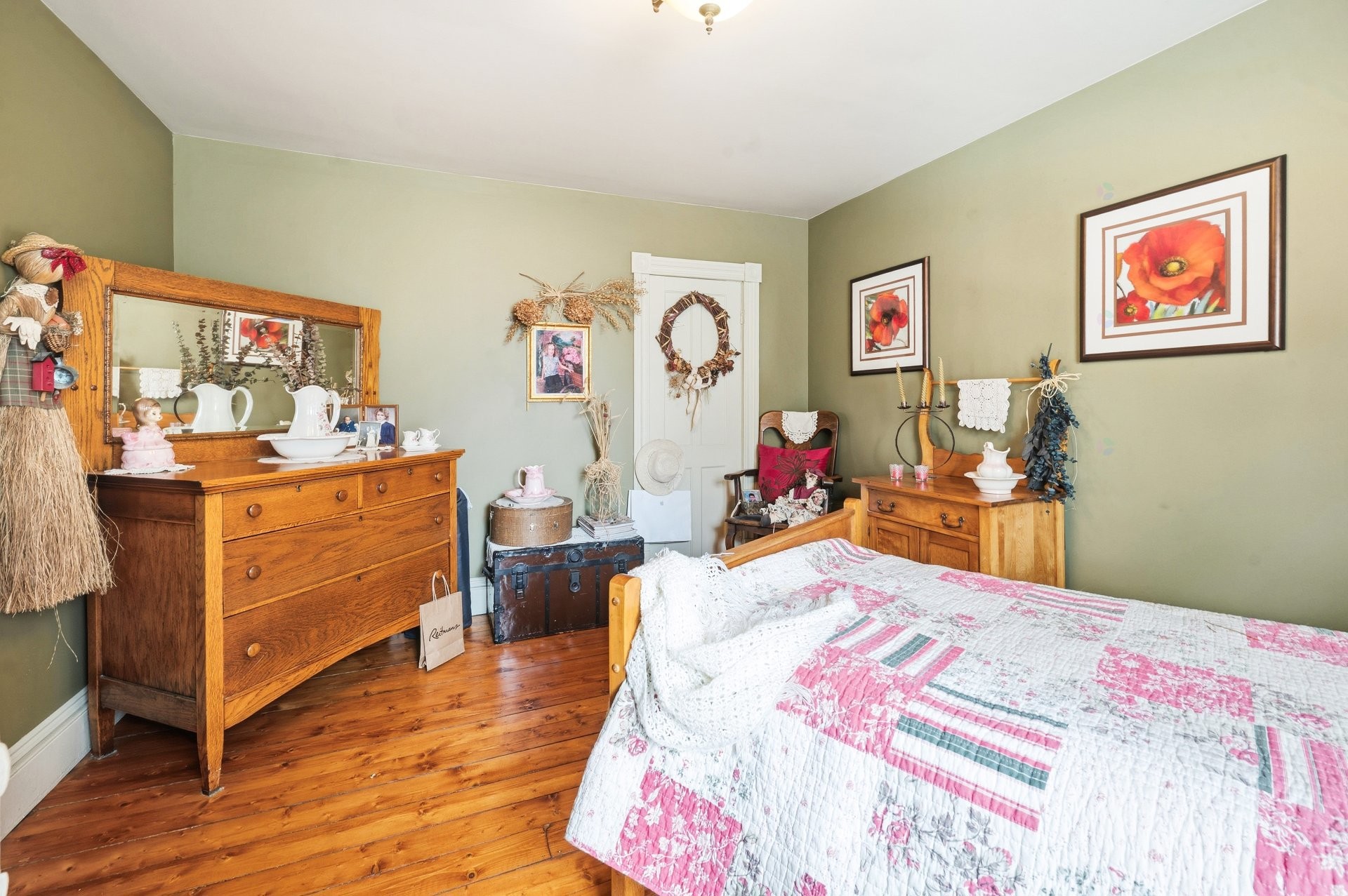 









596


2e Rue

,
Saint-Jean-sur-Richelieu,




QC
J2X3G9

