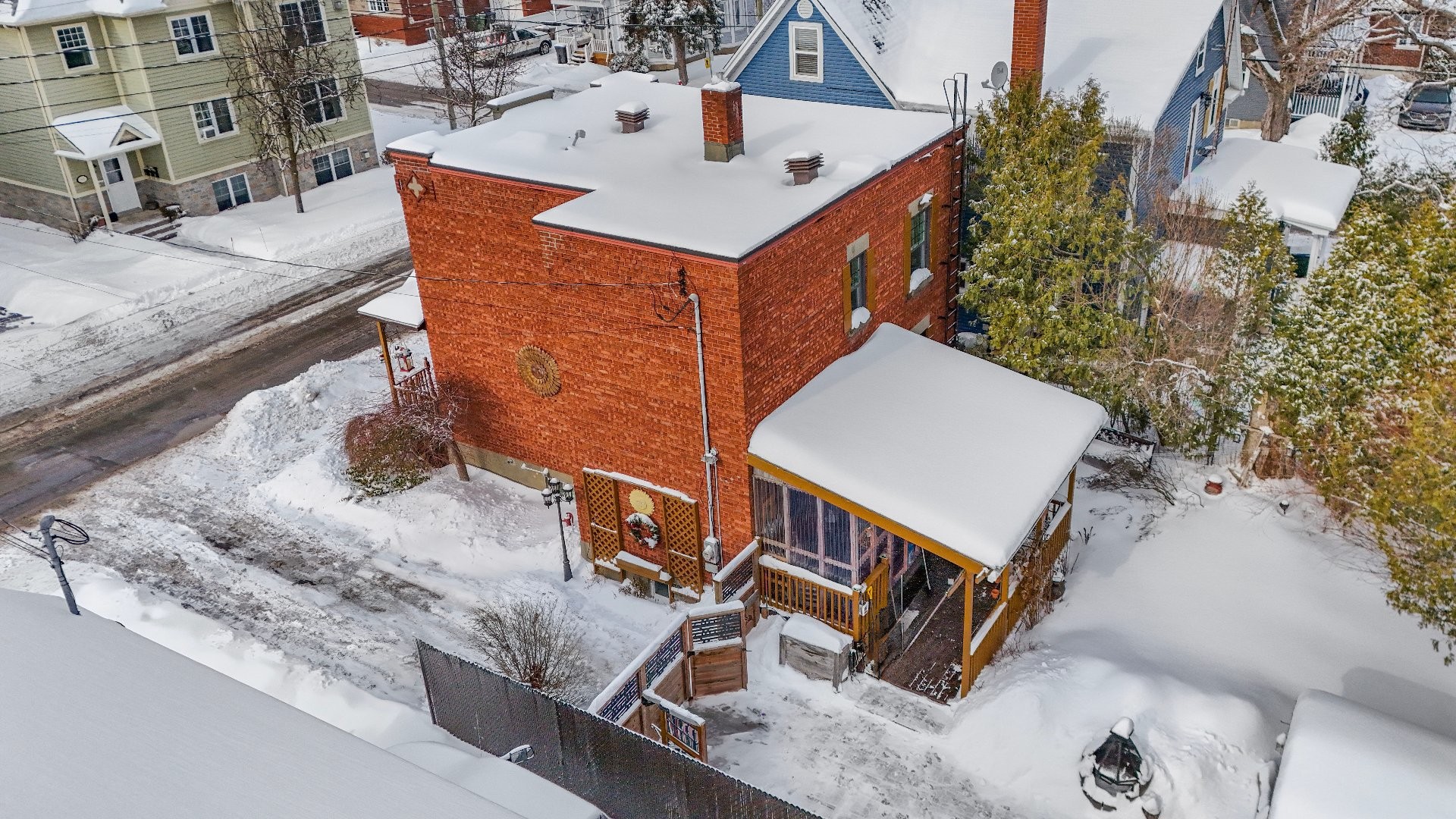 









596


2e Rue

,
Saint-Jean-sur-Richelieu,




QC
J2X3G9

