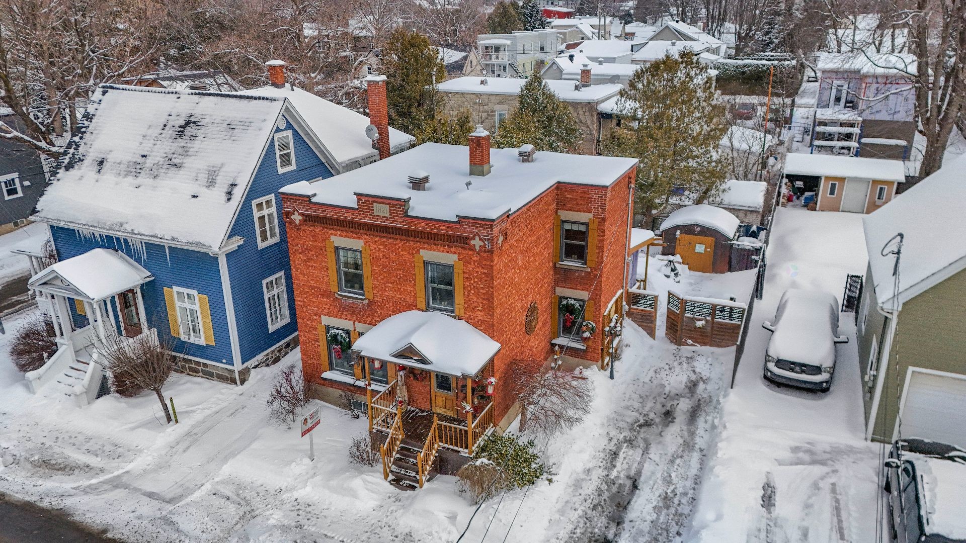 









596


2e Rue

,
Saint-Jean-sur-Richelieu,




QC
J2X3G9

