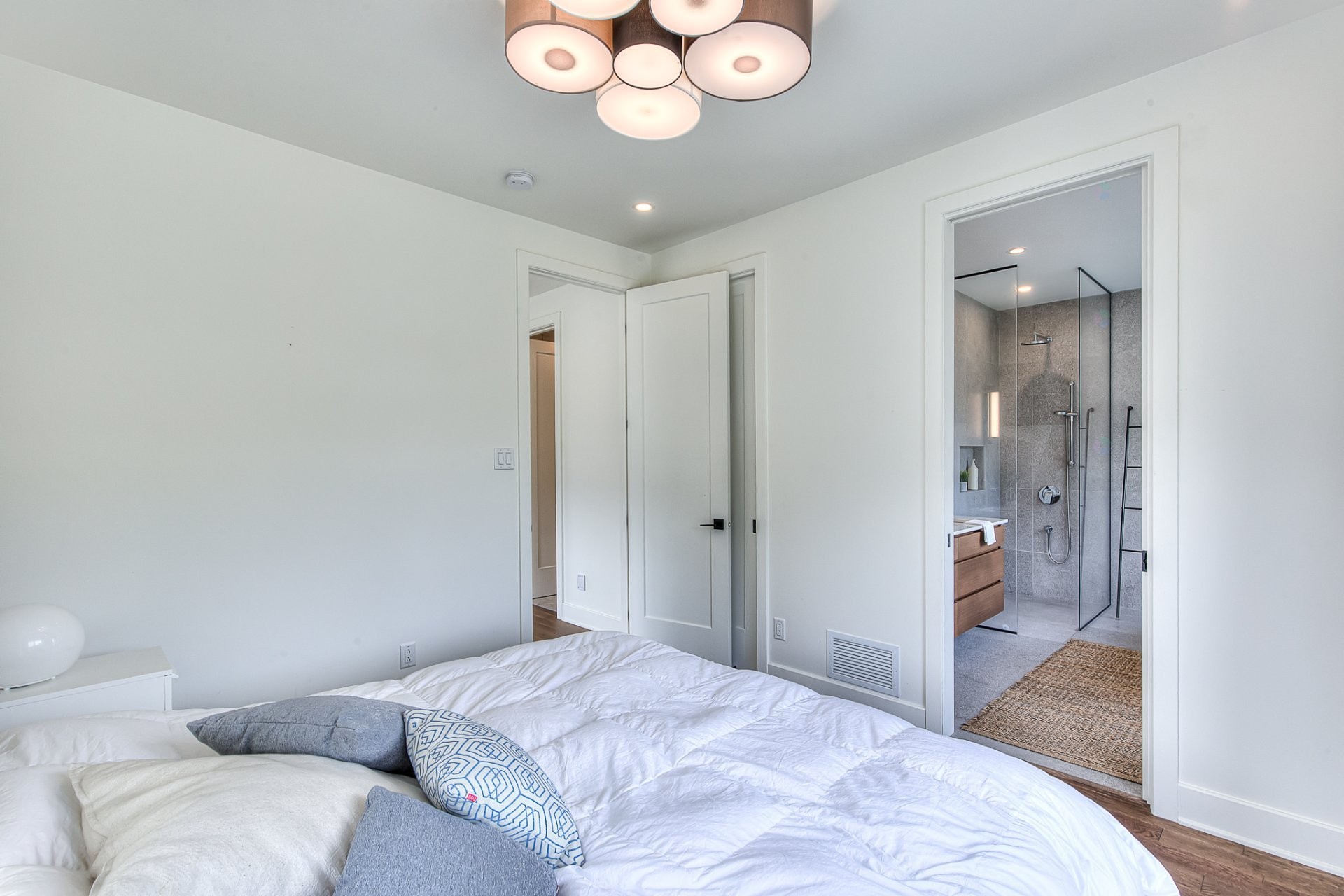 









555


Rue des Charmettes

,
Blainville,




QC
J7C0Z3

