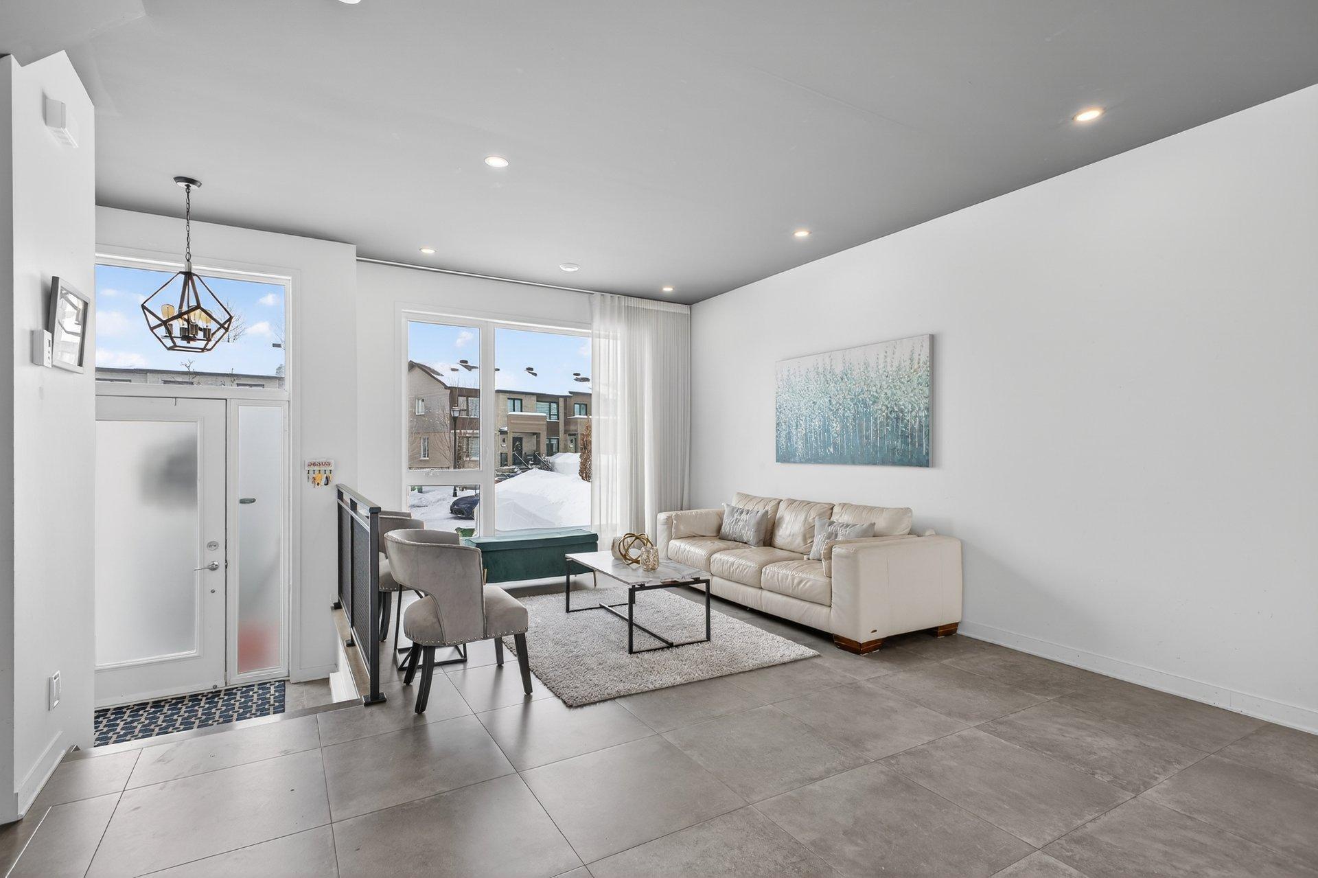 









522


Rue Renoir

,
Saint-Constant,




QC
J5A0S3

