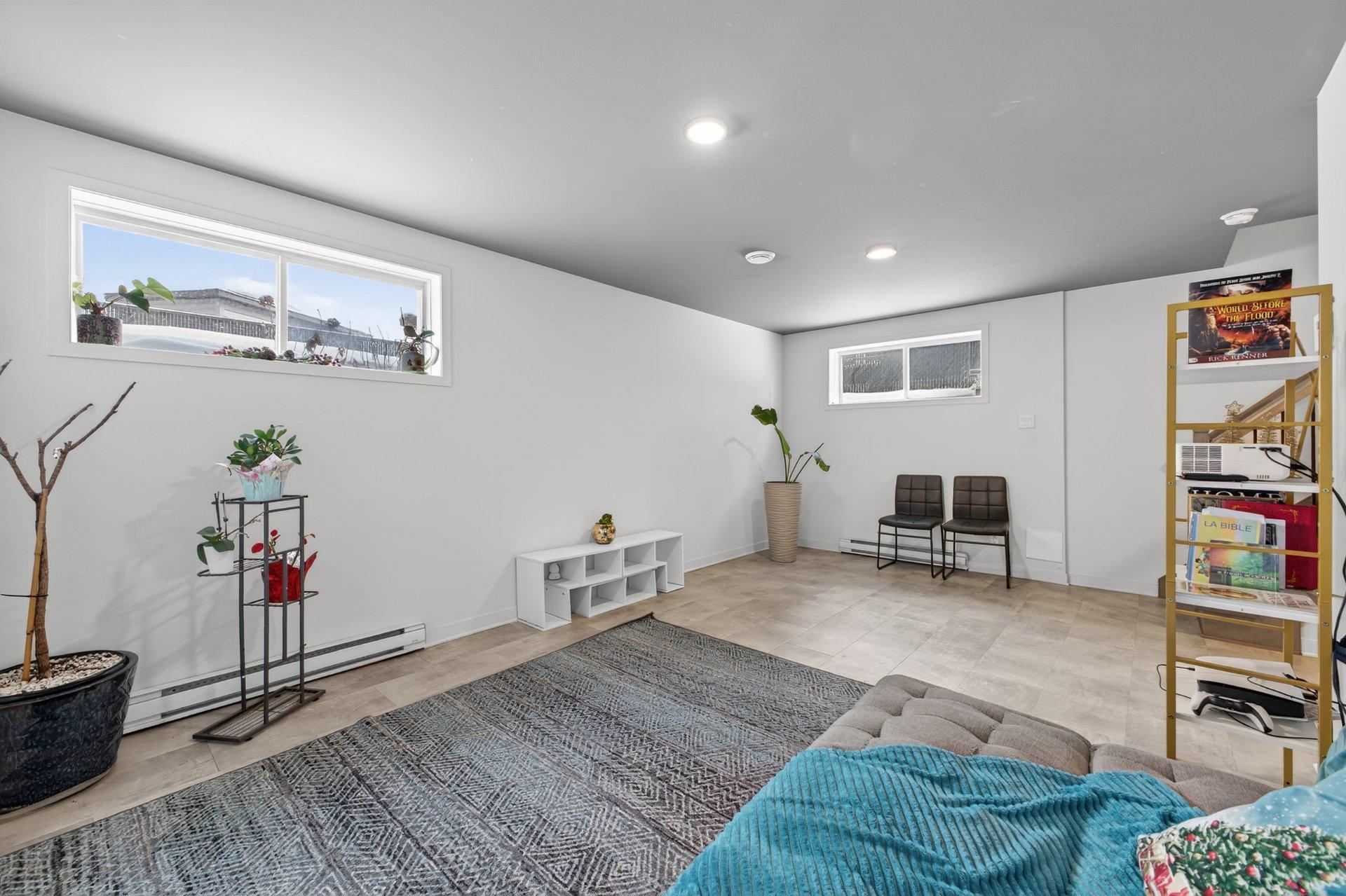 









522


Rue Renoir

,
Saint-Constant,




QC
J5A0S3

