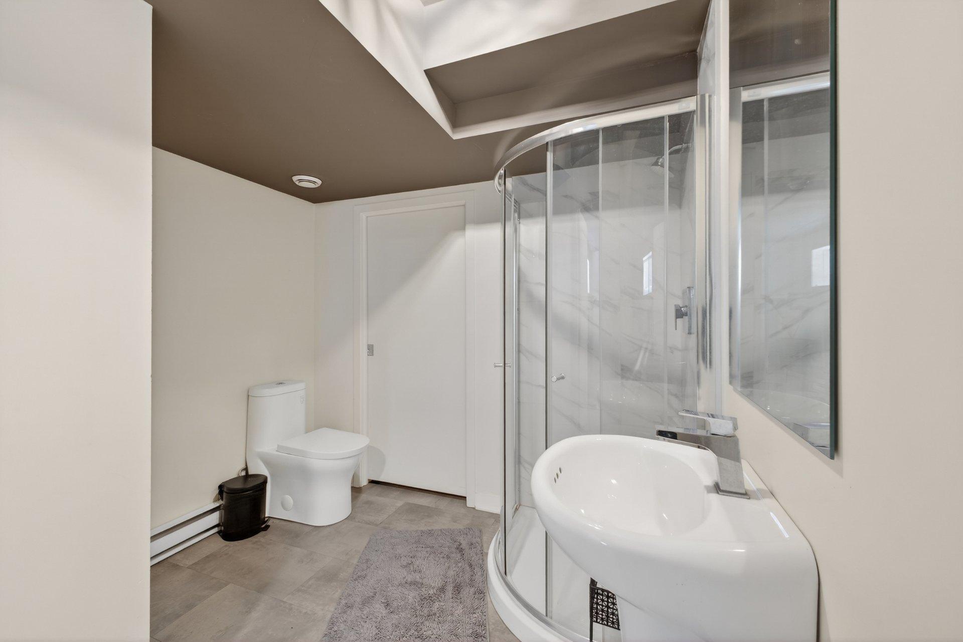 









522


Rue Renoir

,
Saint-Constant,




QC
J5A0S3

