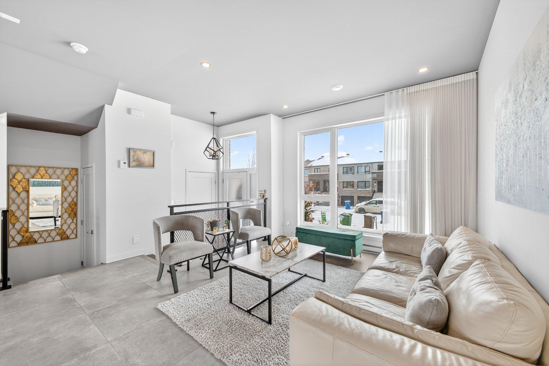 









522


Rue Renoir

,
Saint-Constant,




QC
J5A0S3

