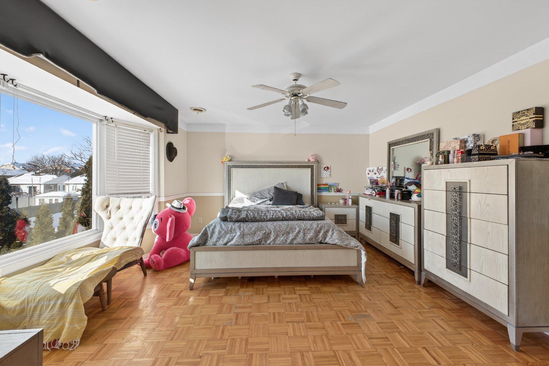 









435


Rue Lucien-Milette

,
Longueuil (Saint-Hubert),




QC
J3Y8T5

