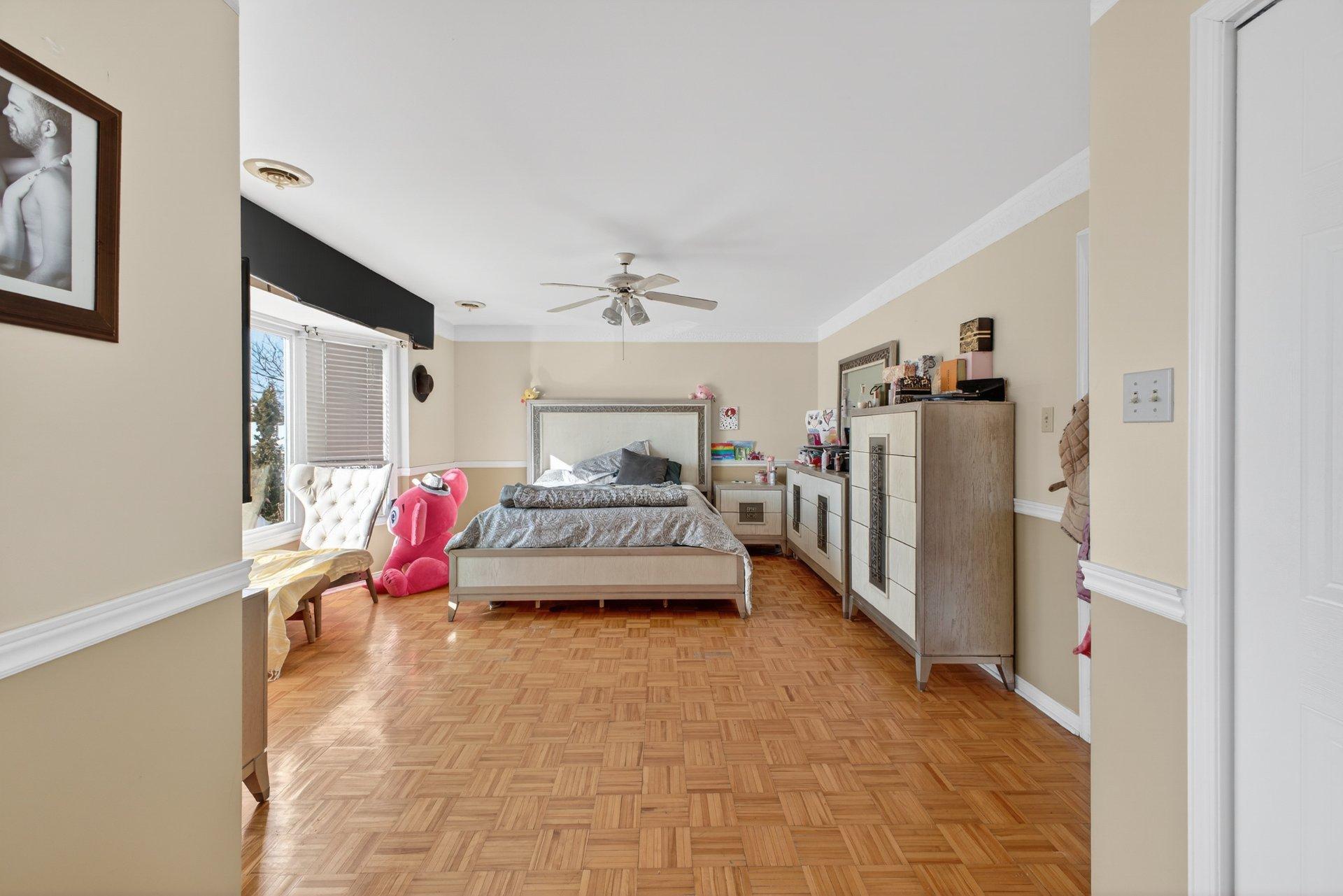 









435


Rue Lucien-Milette

,
Longueuil (Saint-Hubert),




QC
J3Y8T5

