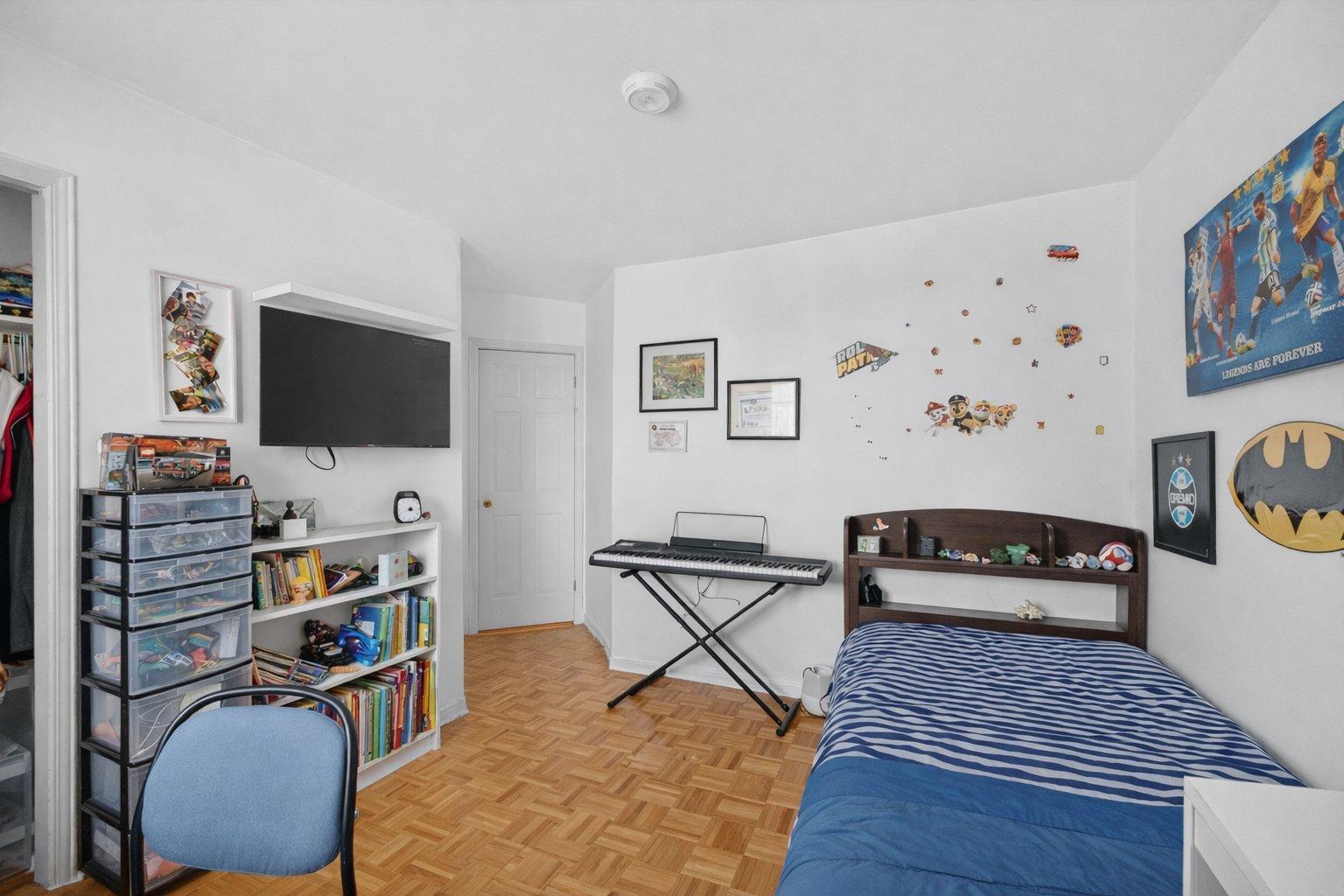 









435


Rue Lucien-Milette

,
Longueuil (Saint-Hubert),




QC
J3Y8T5

