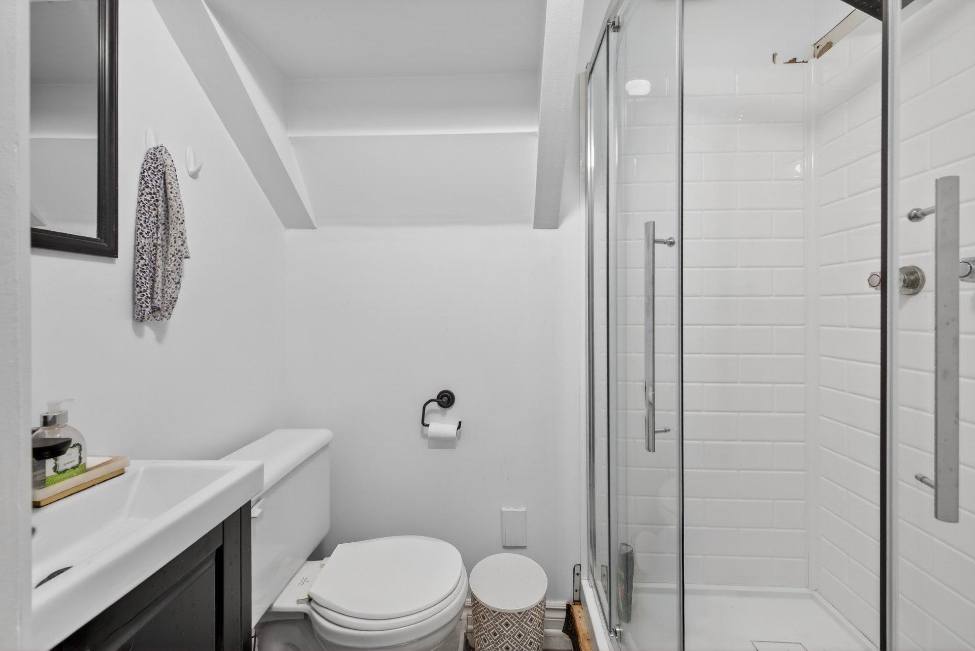 









435


Rue Lucien-Milette

,
Longueuil (Saint-Hubert),




QC
J3Y8T5

