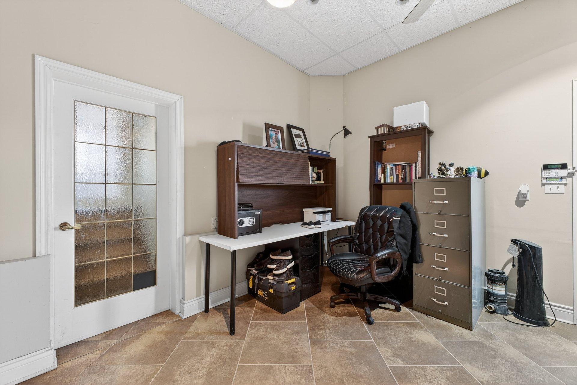 









435


Rue Lucien-Milette

,
Longueuil (Saint-Hubert),




QC
J3Y8T5

