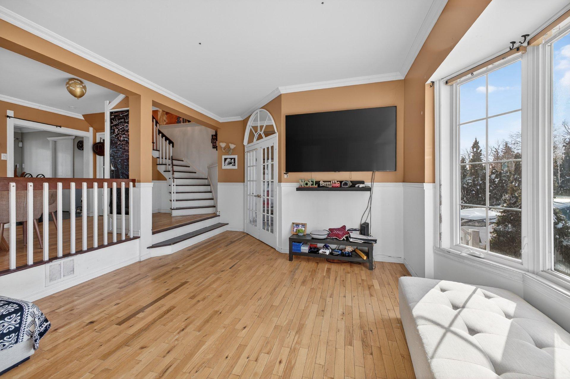 









435


Rue Lucien-Milette

,
Longueuil (Saint-Hubert),




QC
J3Y8T5

