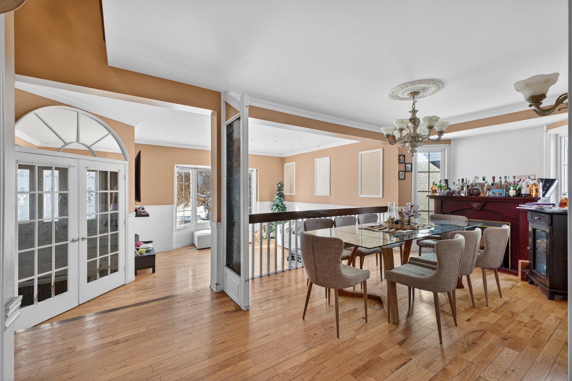 









435


Rue Lucien-Milette

,
Longueuil (Saint-Hubert),




QC
J3Y8T5

