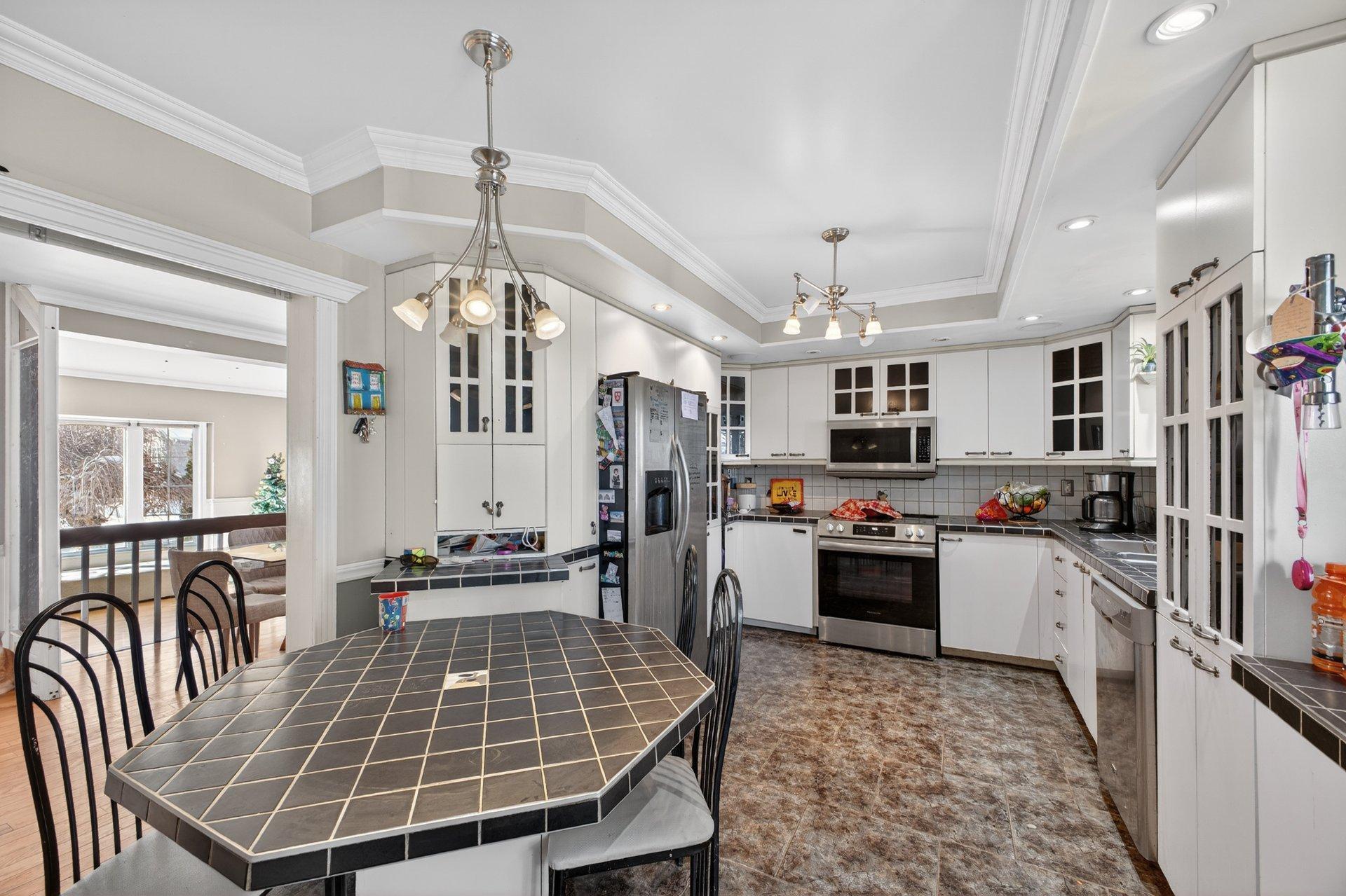 









435


Rue Lucien-Milette

,
Longueuil (Saint-Hubert),




QC
J3Y8T5

