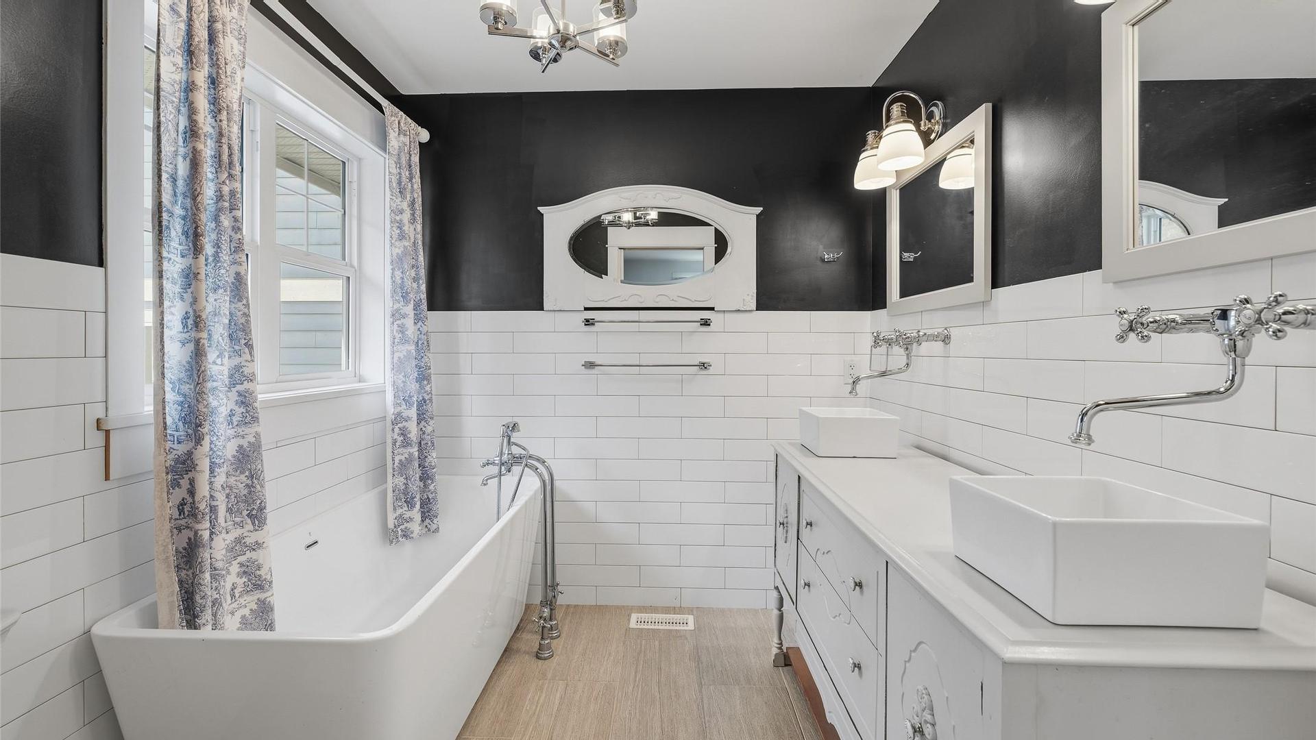 









10414


VICTORIA

Road, 178,
Summerland,




BC
V0H 1Z2

