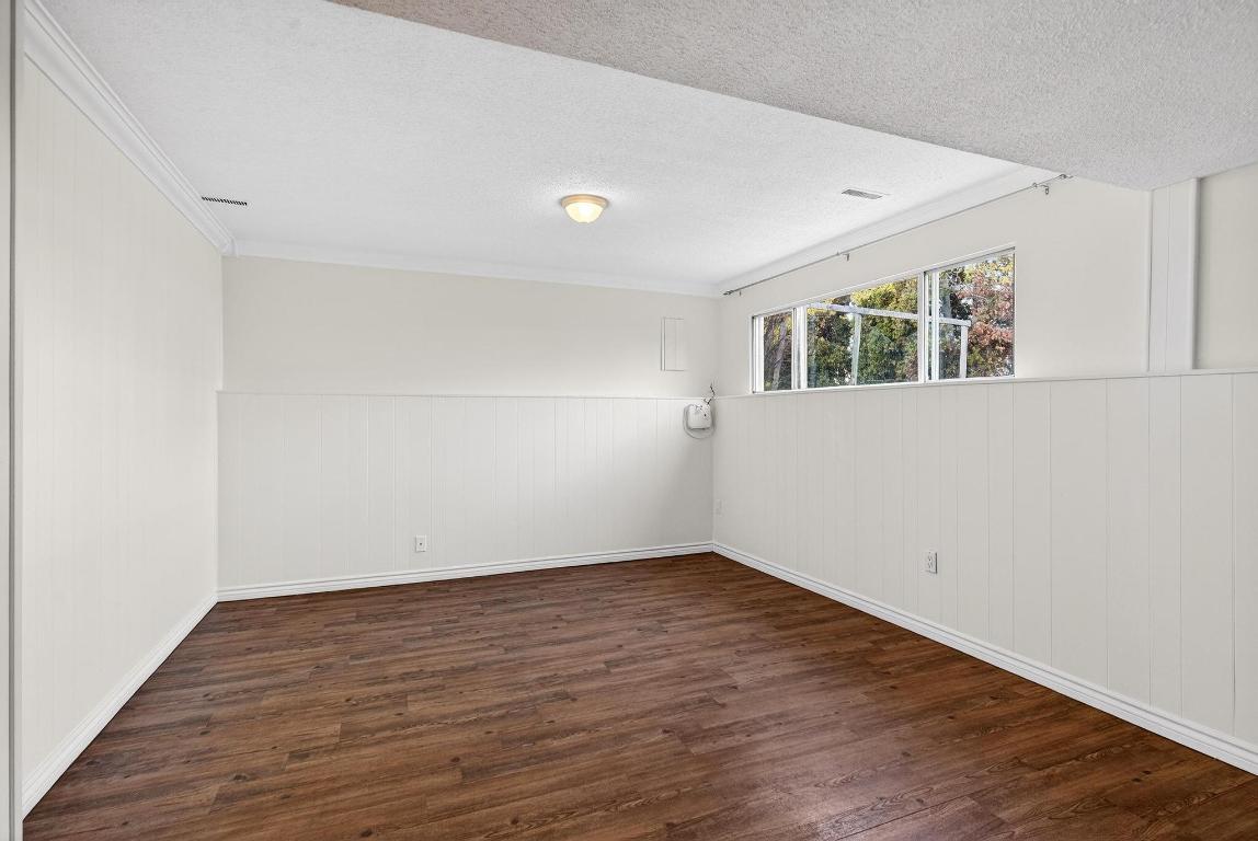 









1031


Martin

Avenue,
Kelowna,




BC
V1Y 6V6

