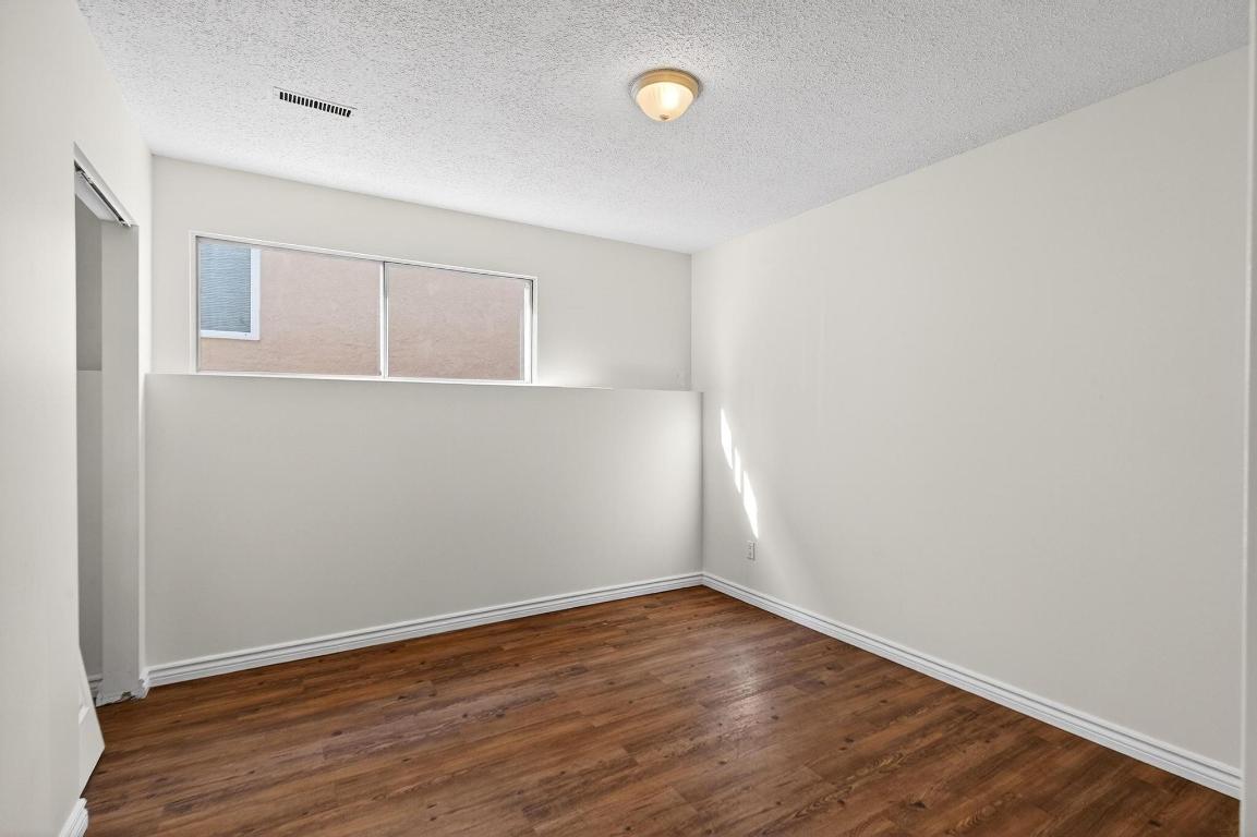 









1031


Martin

Avenue,
Kelowna,




BC
V1Y 6V6

