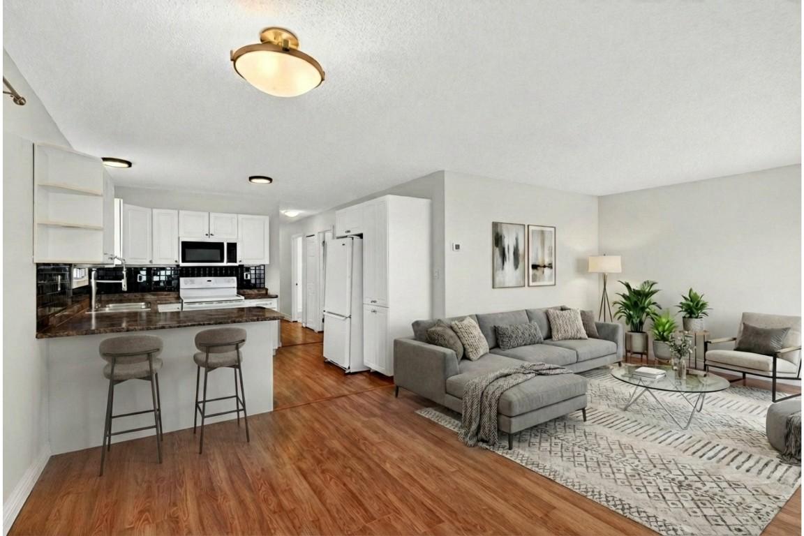 









1031


Martin

Avenue,
Kelowna,




BC
V1Y 6V6

