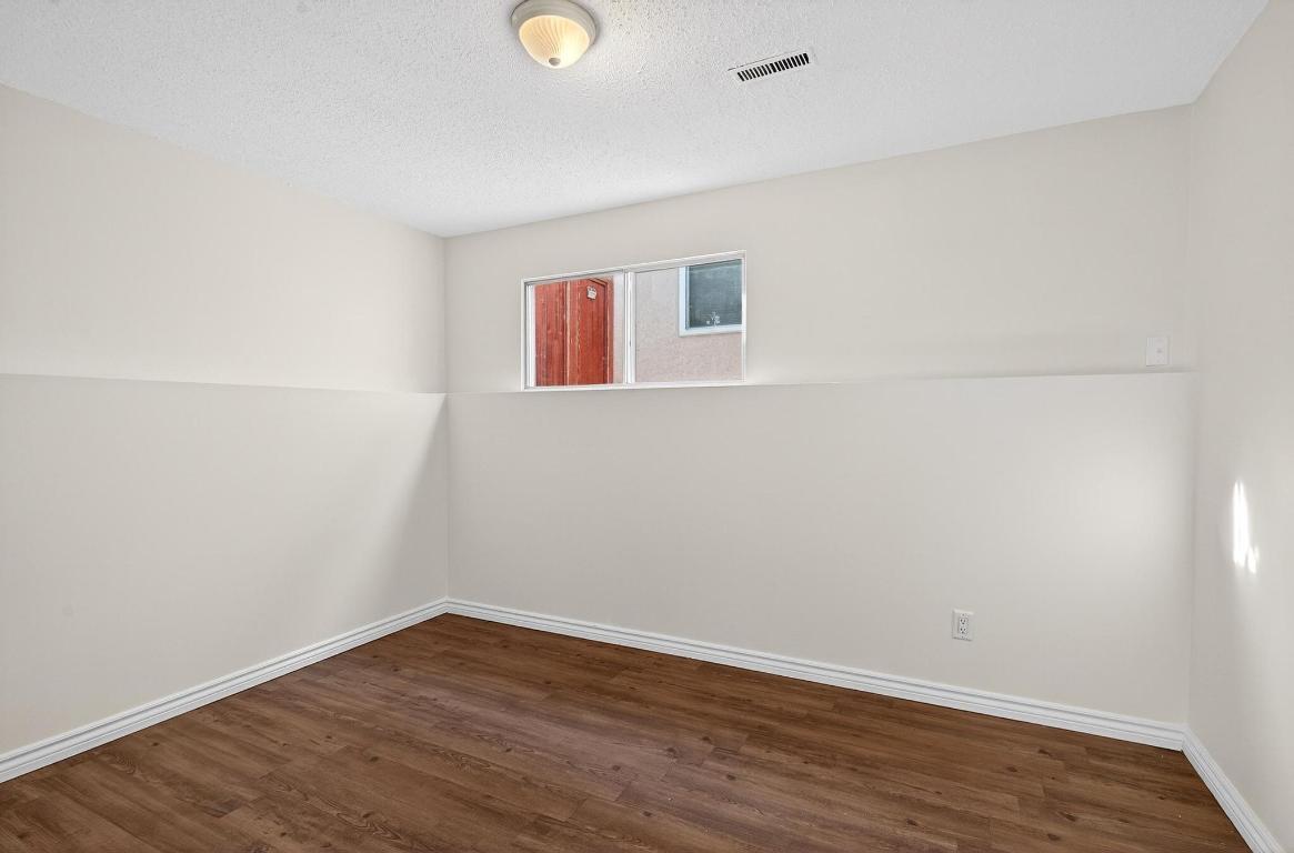 









1031


Martin

Avenue,
Kelowna,




BC
V1Y 6V6

