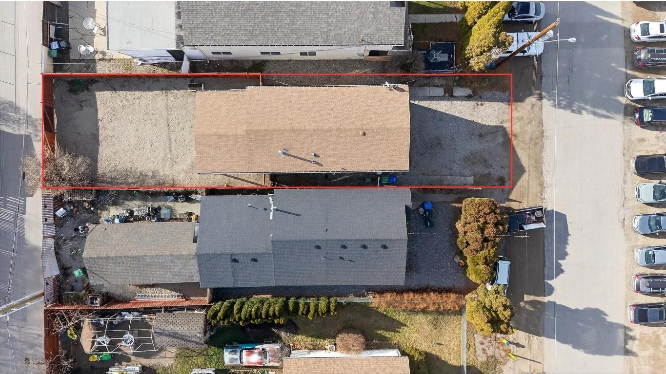 









1031


Martin

Avenue,
Kelowna,




BC
V1Y 6V6

