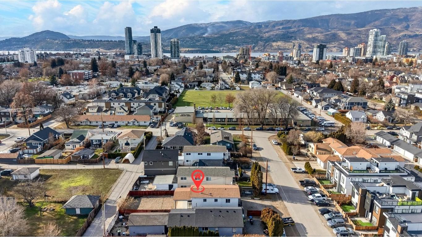 









1031


Martin

Avenue,
Kelowna,




BC
V1Y 6V6

