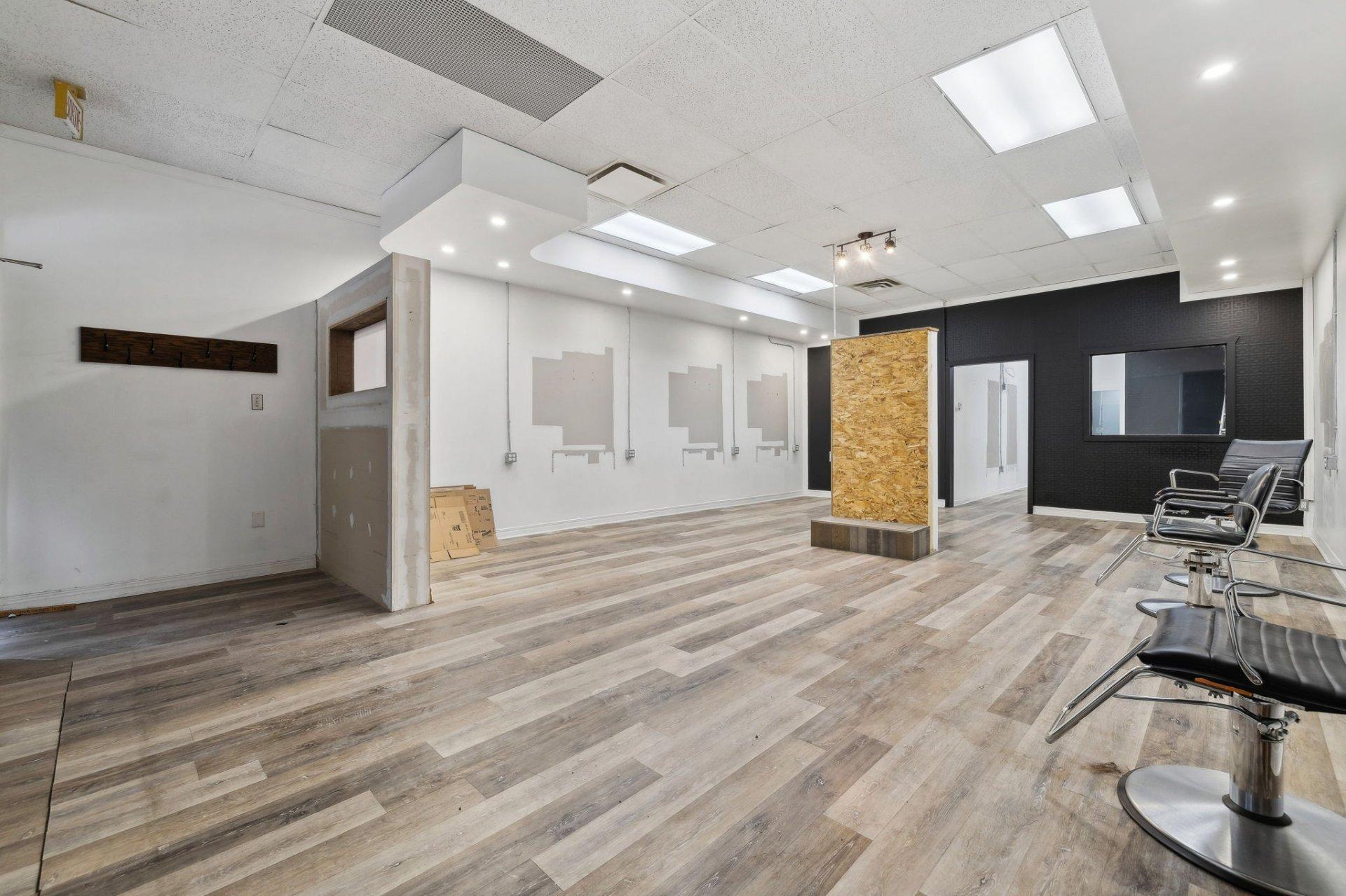 









200


Rue Principale

, 7,
Gatineau (Aylmer),




QC
J9H5G3

