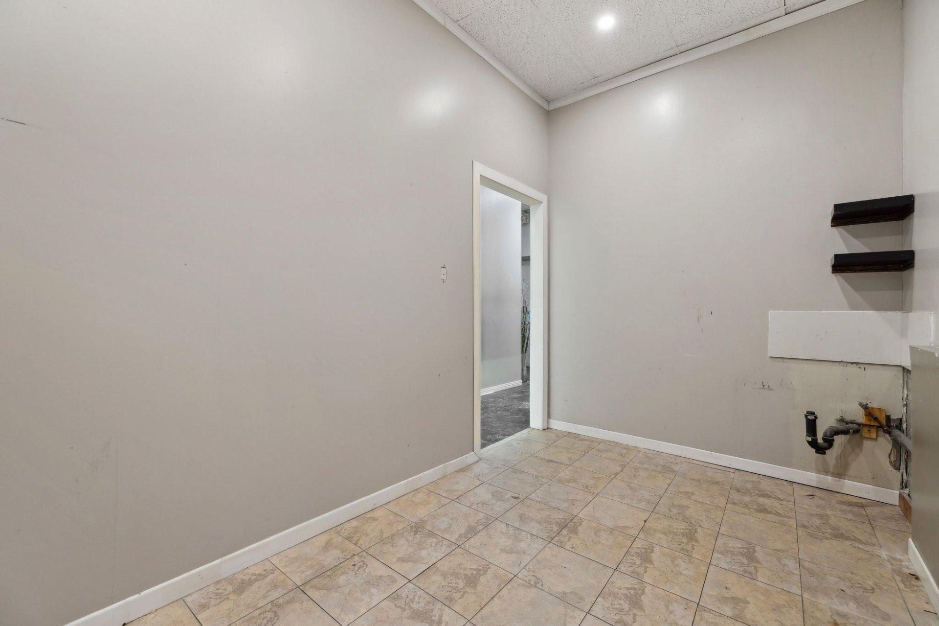 









200


Rue Principale

, 7,
Gatineau (Aylmer),




QC
J9H5G3

