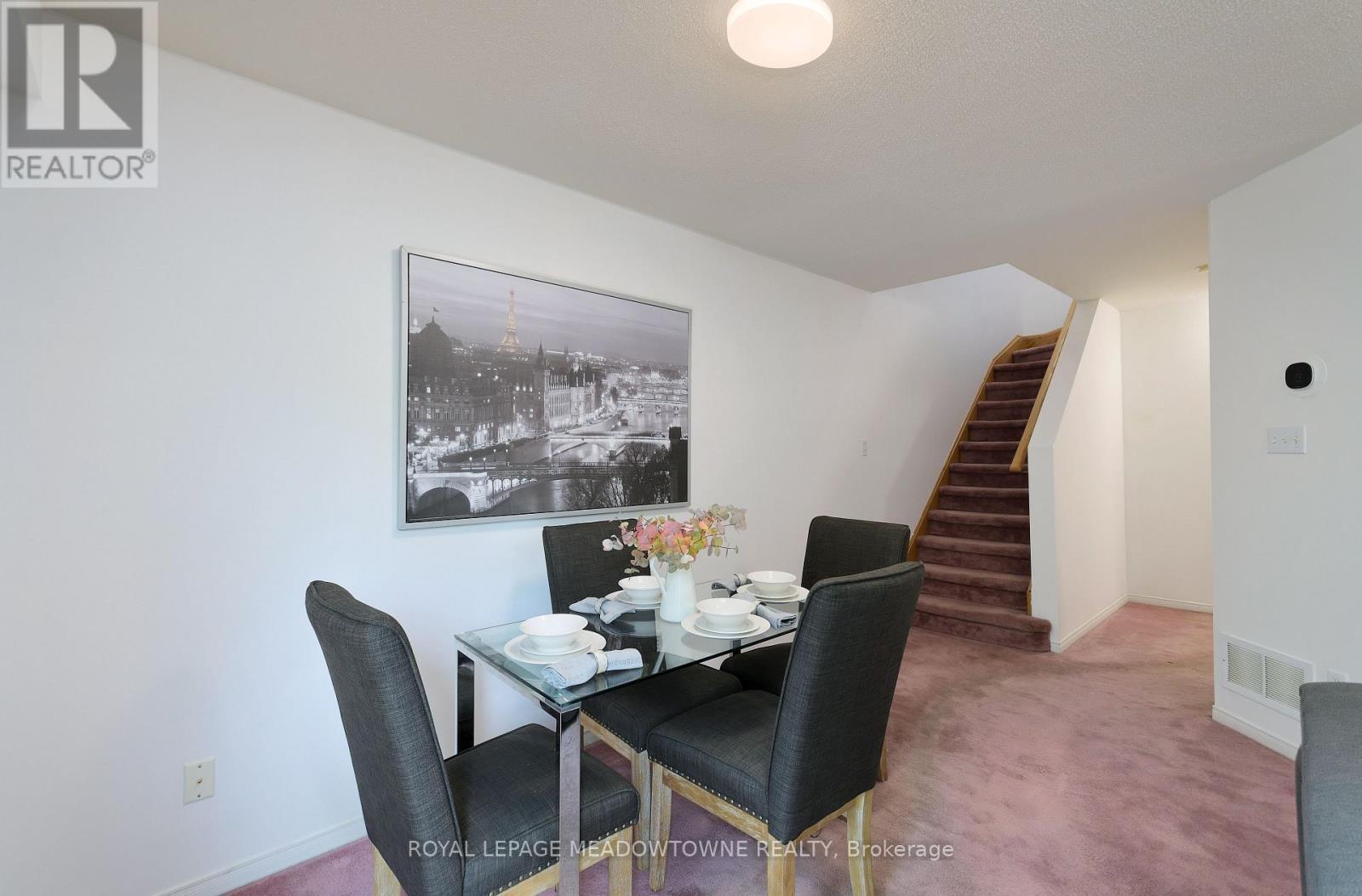 












15 - 1285 BRISTOL ROAD W

,
Mississauga,




Ontario
L5V2H5

