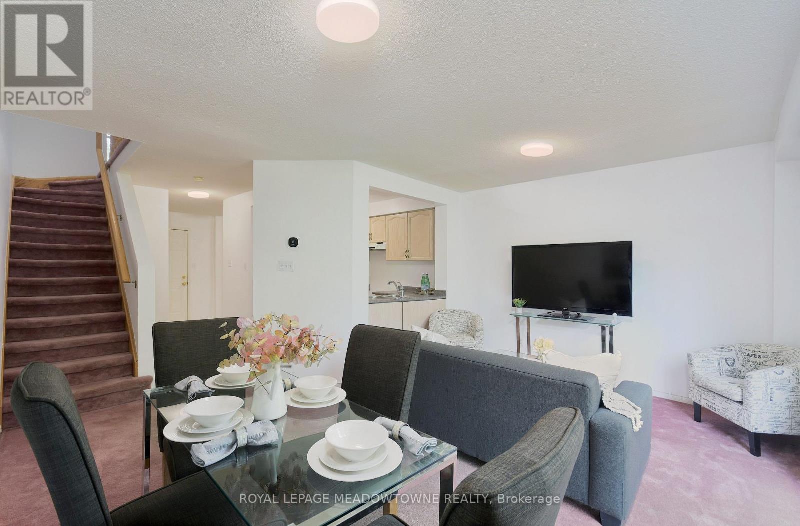 












15 - 1285 BRISTOL ROAD W

,
Mississauga,




Ontario
L5V2H5

