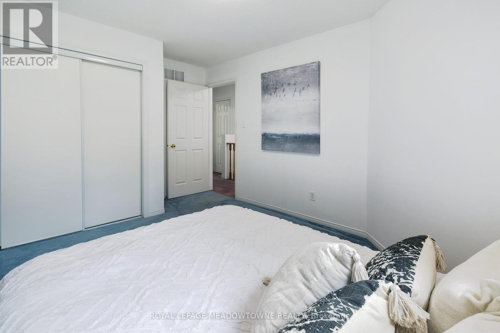 












15 - 1285 BRISTOL ROAD W

,
Mississauga,




Ontario
L5V2H5

