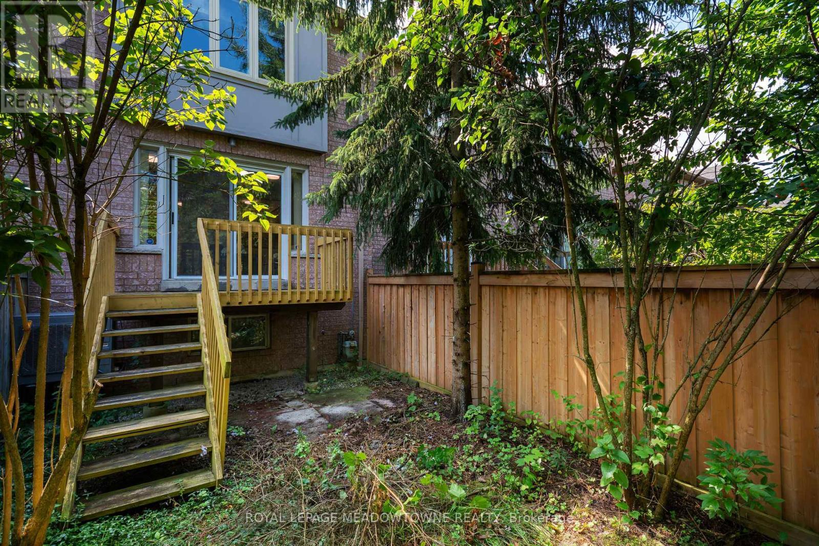 












15 - 1285 BRISTOL ROAD W

,
Mississauga,




Ontario
L5V2H5

