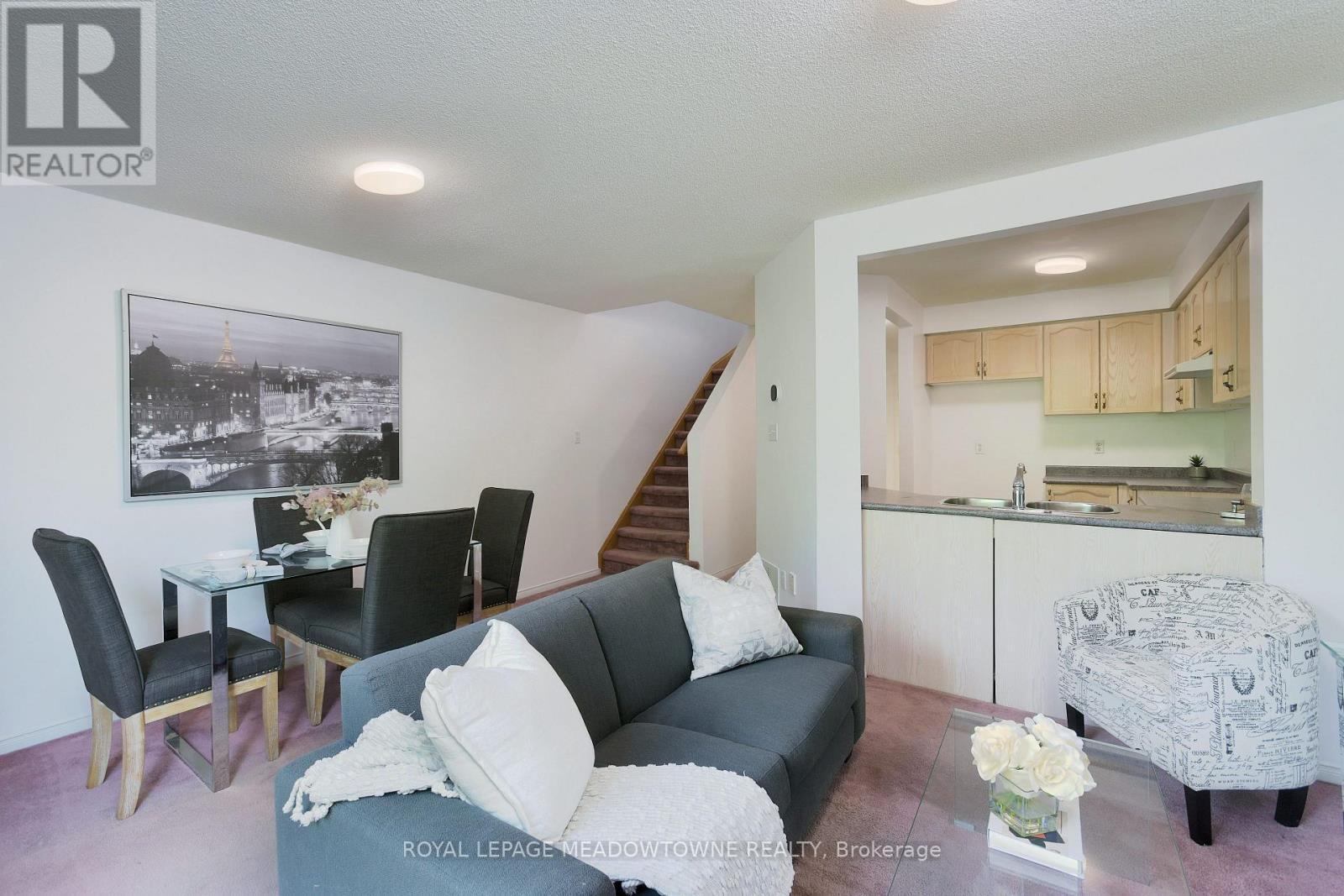 












15 - 1285 BRISTOL ROAD W

,
Mississauga,




Ontario
L5V2H5

