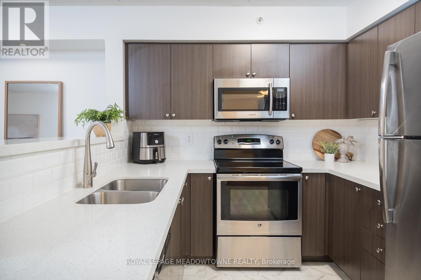 












312 - 1440 MAIN STREET E

,
Milton,




Ontario
L9T0W3

