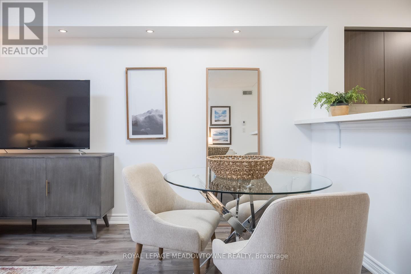 












312 - 1440 MAIN STREET E

,
Milton,




Ontario
L9T0W3

